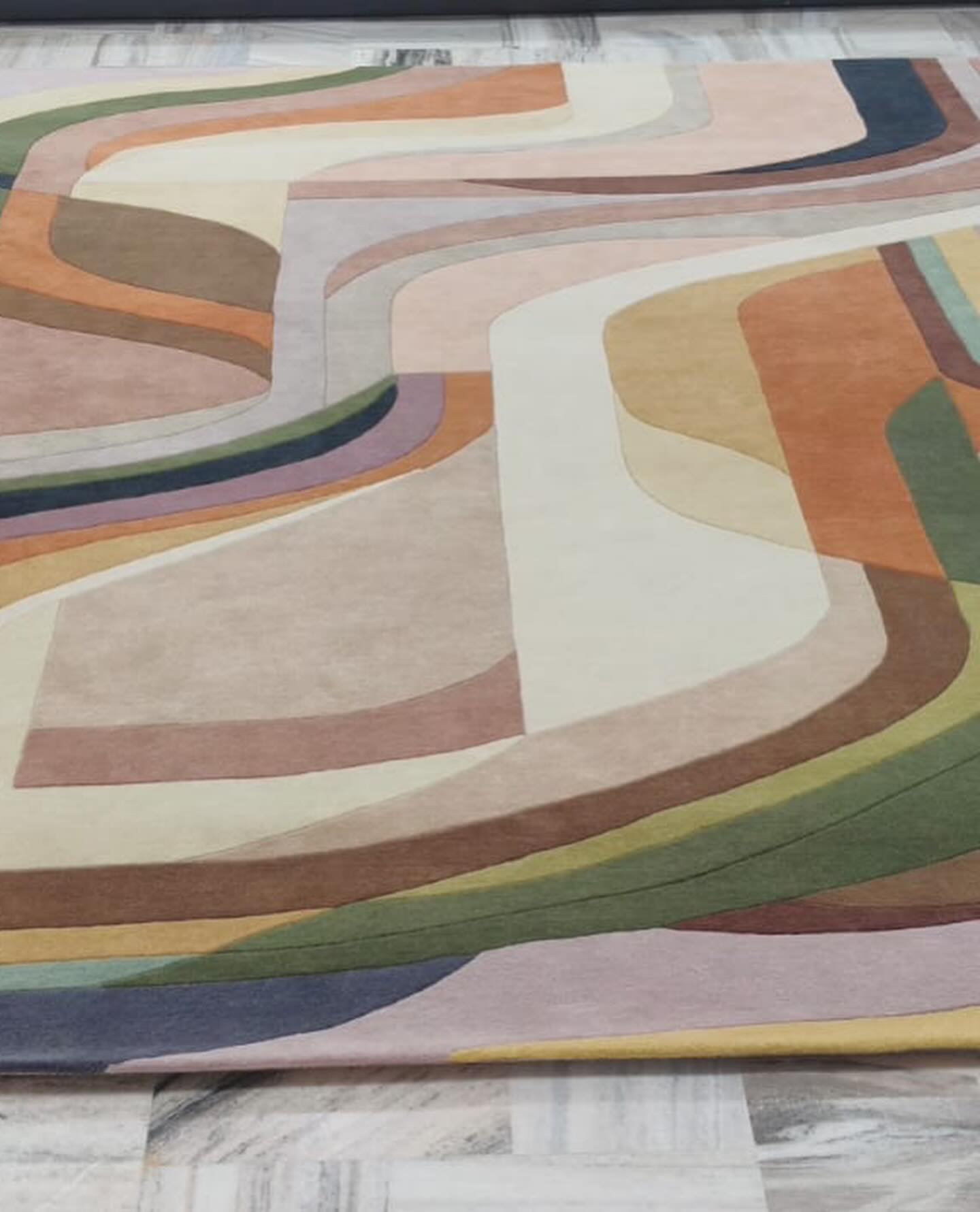 Jerm Hand-Tufted Rug 198