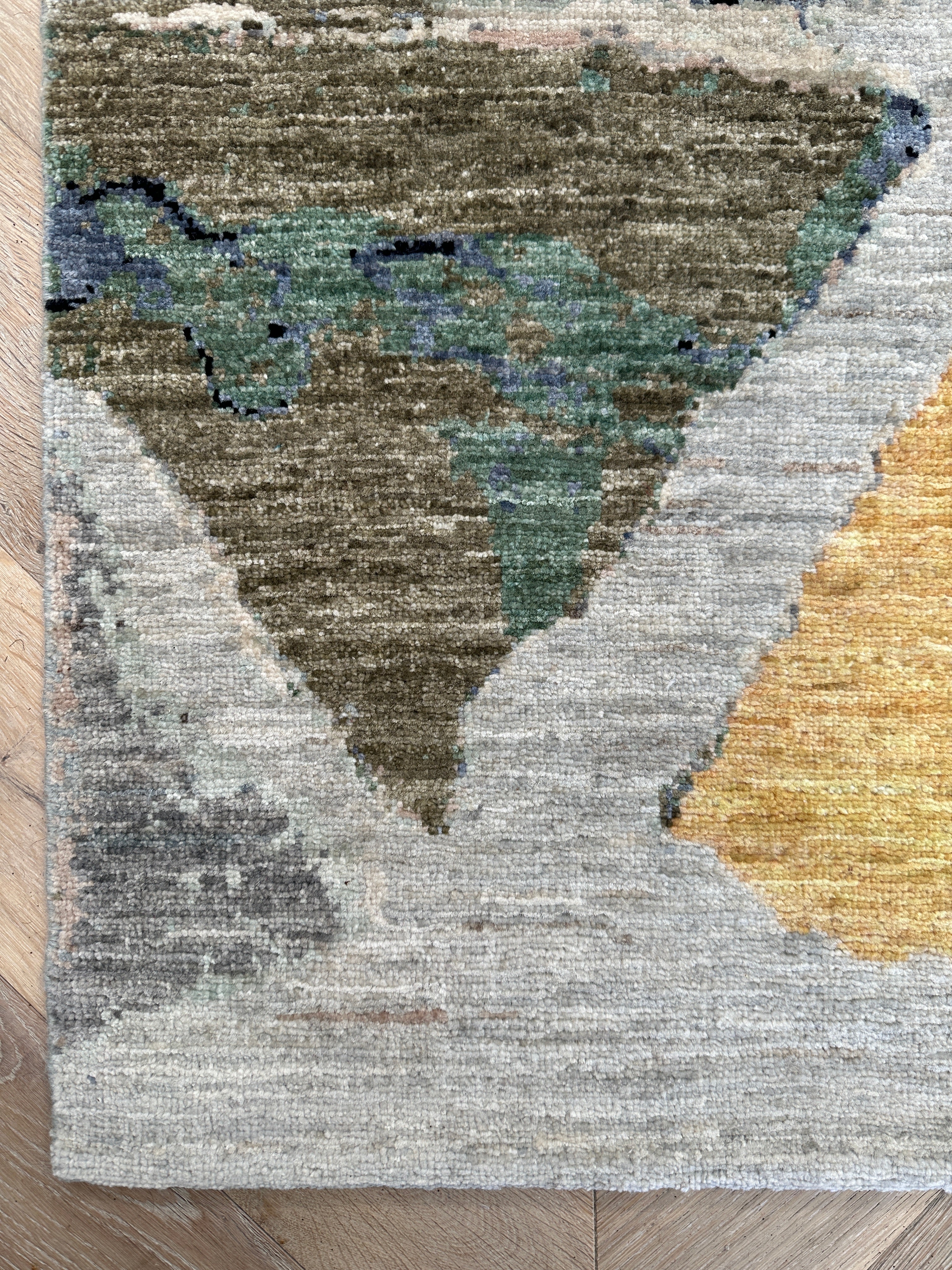 Afghan handmade rug,modern Chobi. Size:258x186 cm