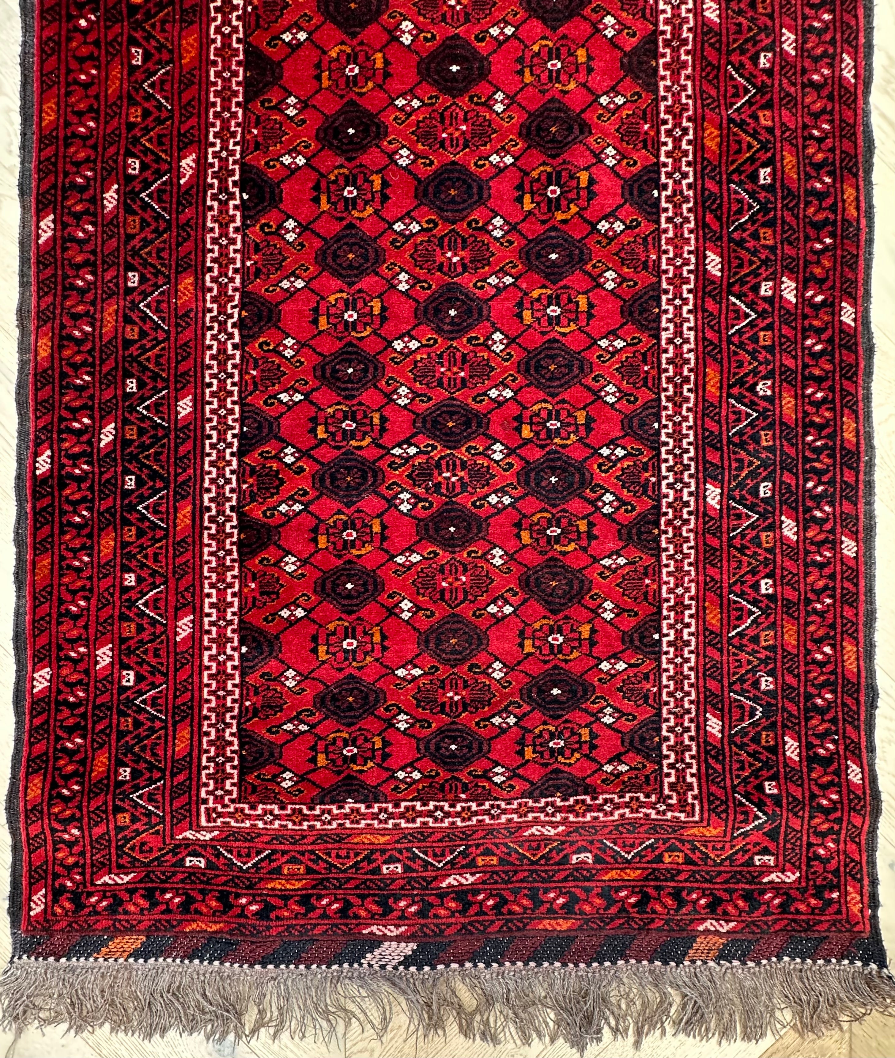 Red Runner — 2.90 x 0.76