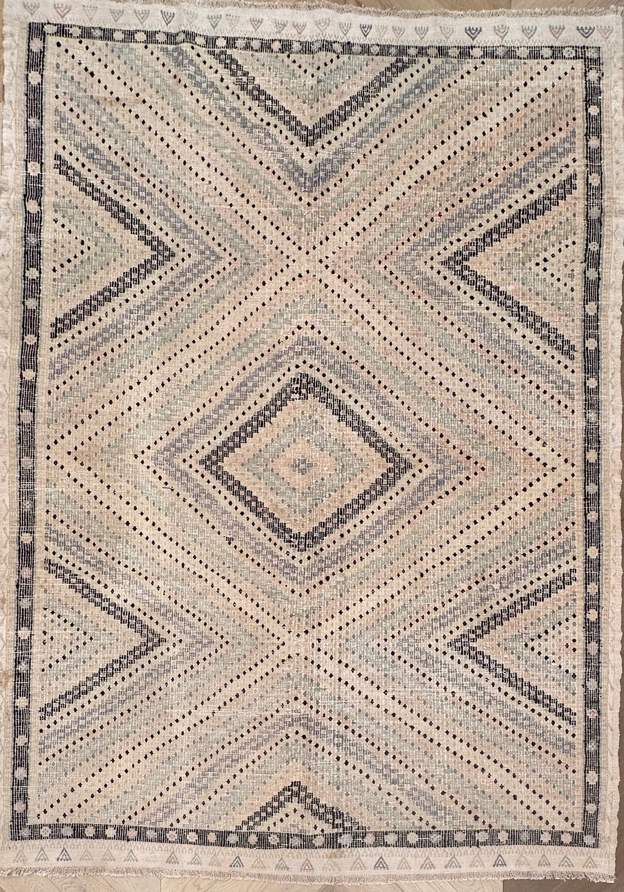 Kilim — 2.85 x 2.04