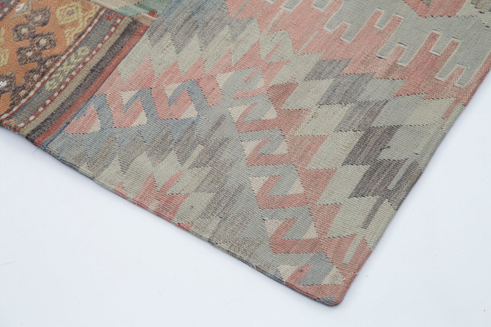 Kilim — 2.02 x 3.02
