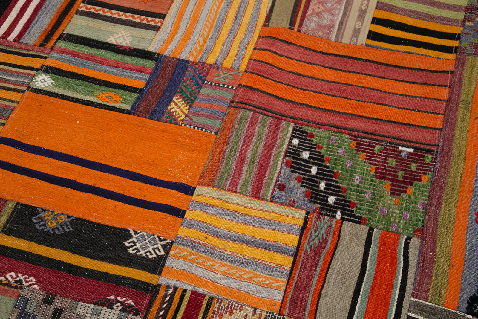 Kilim — 2.02 x 3.00