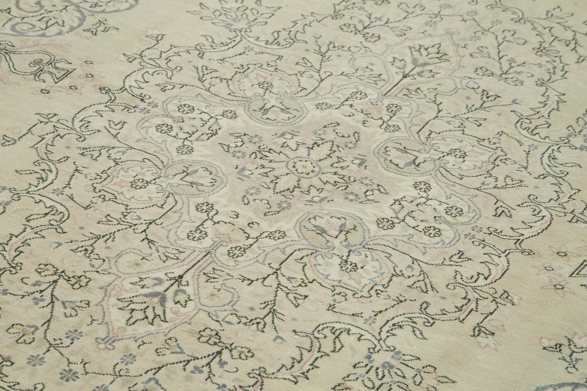 Parchment Kayseri — 2.05 x 3.16