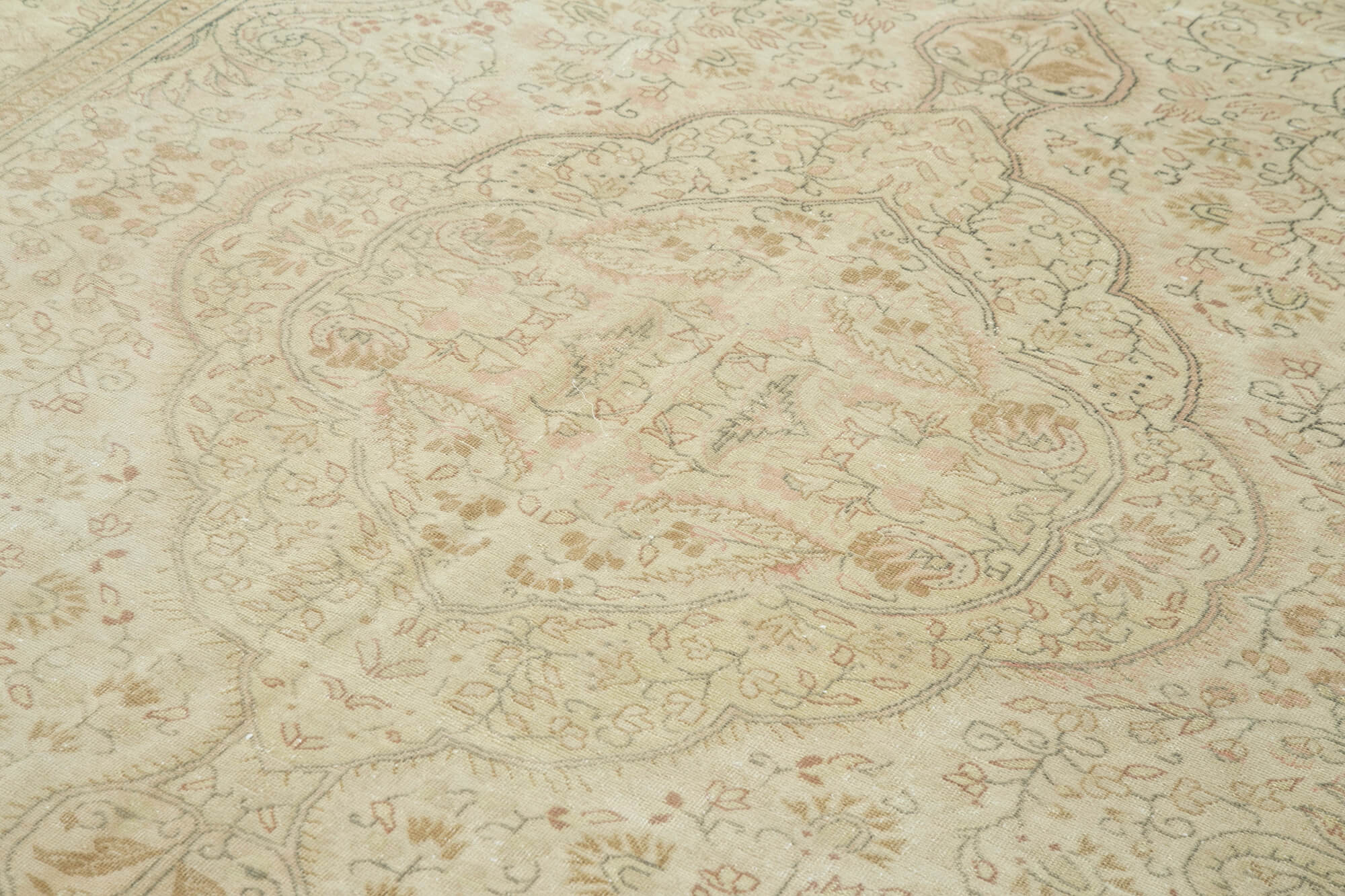 Ivory Kayseri — 2.02 x 3.24