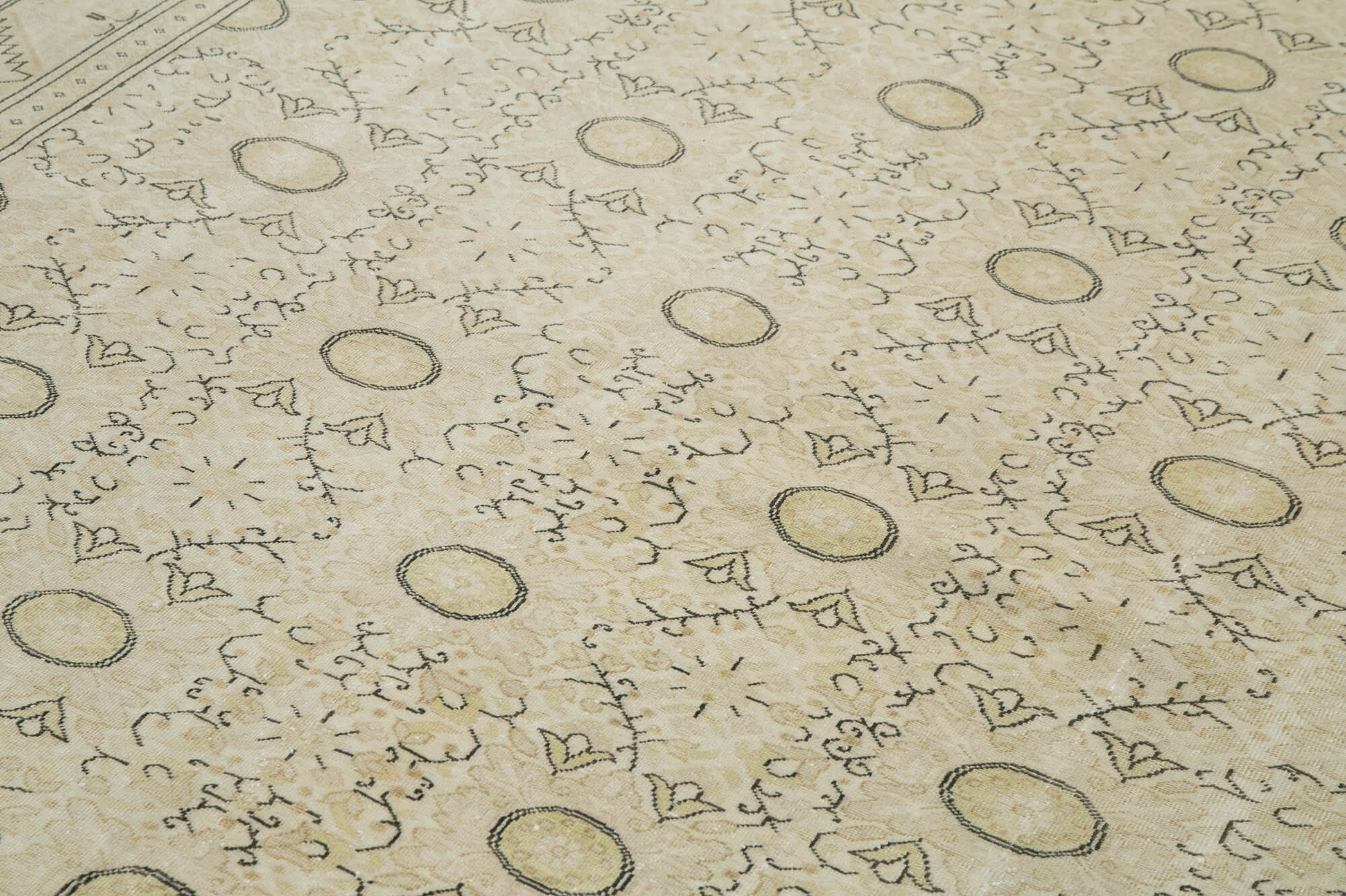 Alabaster Kayseri — 1.98 x 2.94