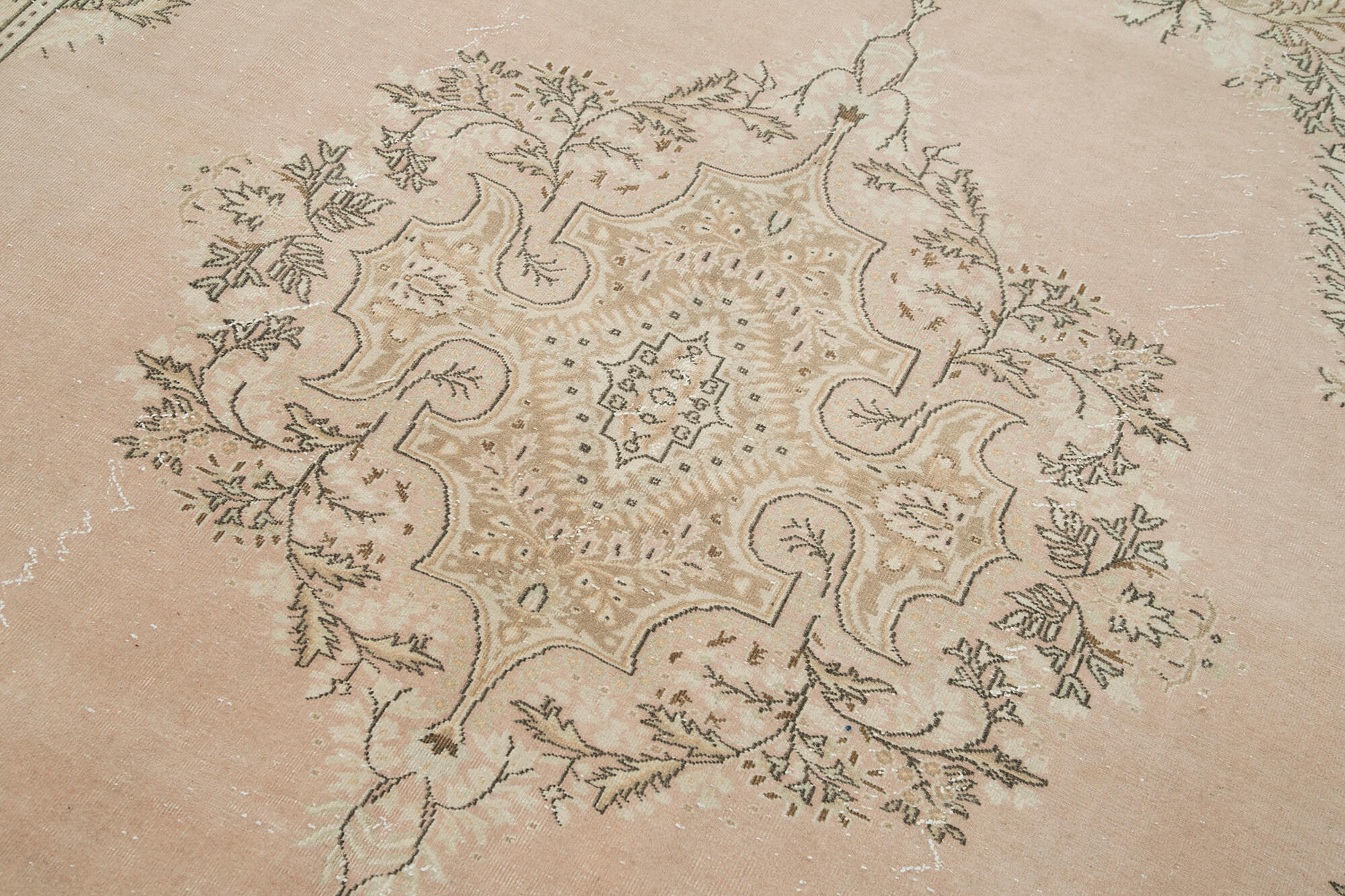 Linen Kayseri — 2.13 x 3.00