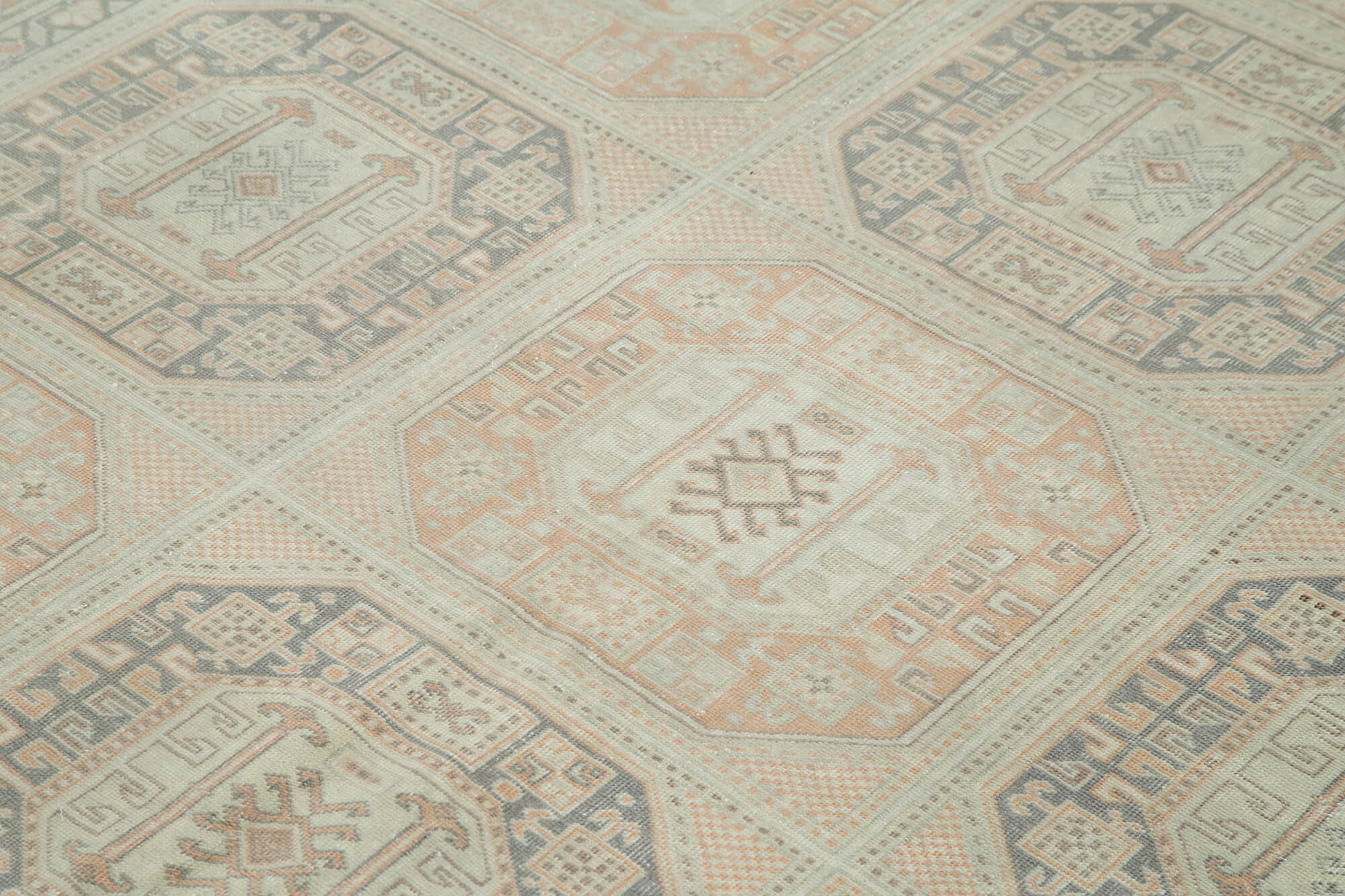 Parchment Kayseri — 1.98 x 2.97