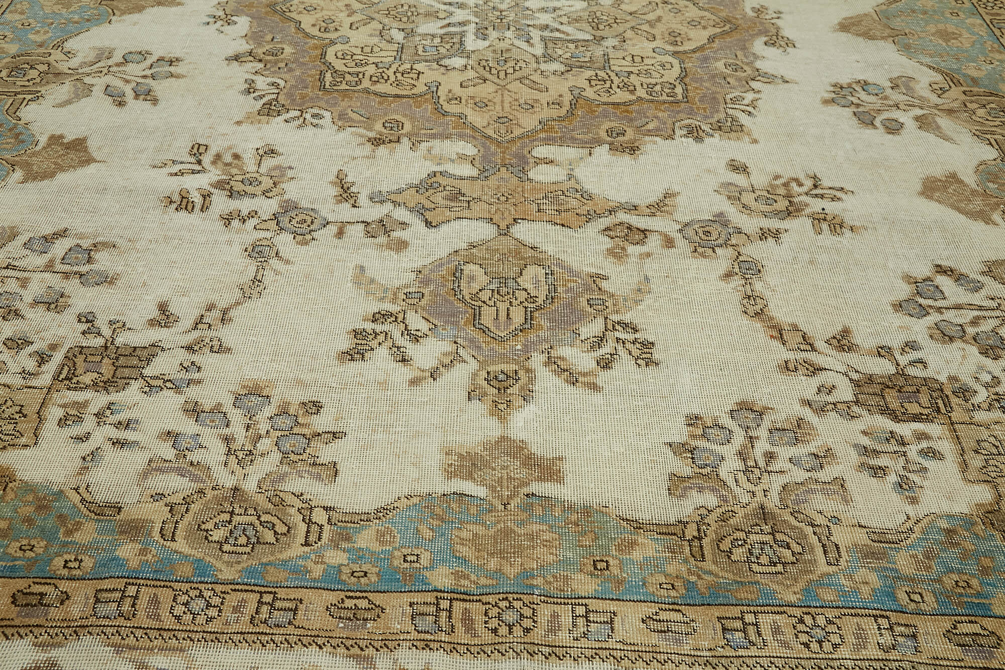 Parchment Persian — 3.04 x 3.77