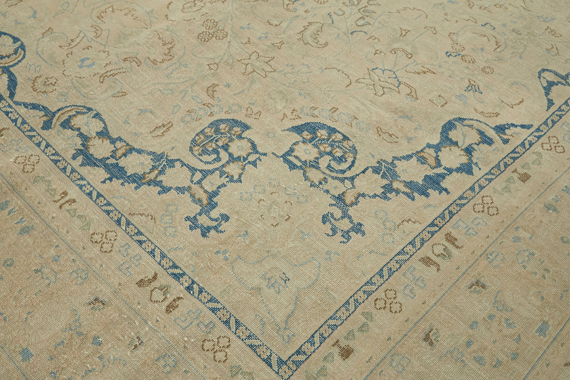Persian Handmade — 2.81 x 3.75