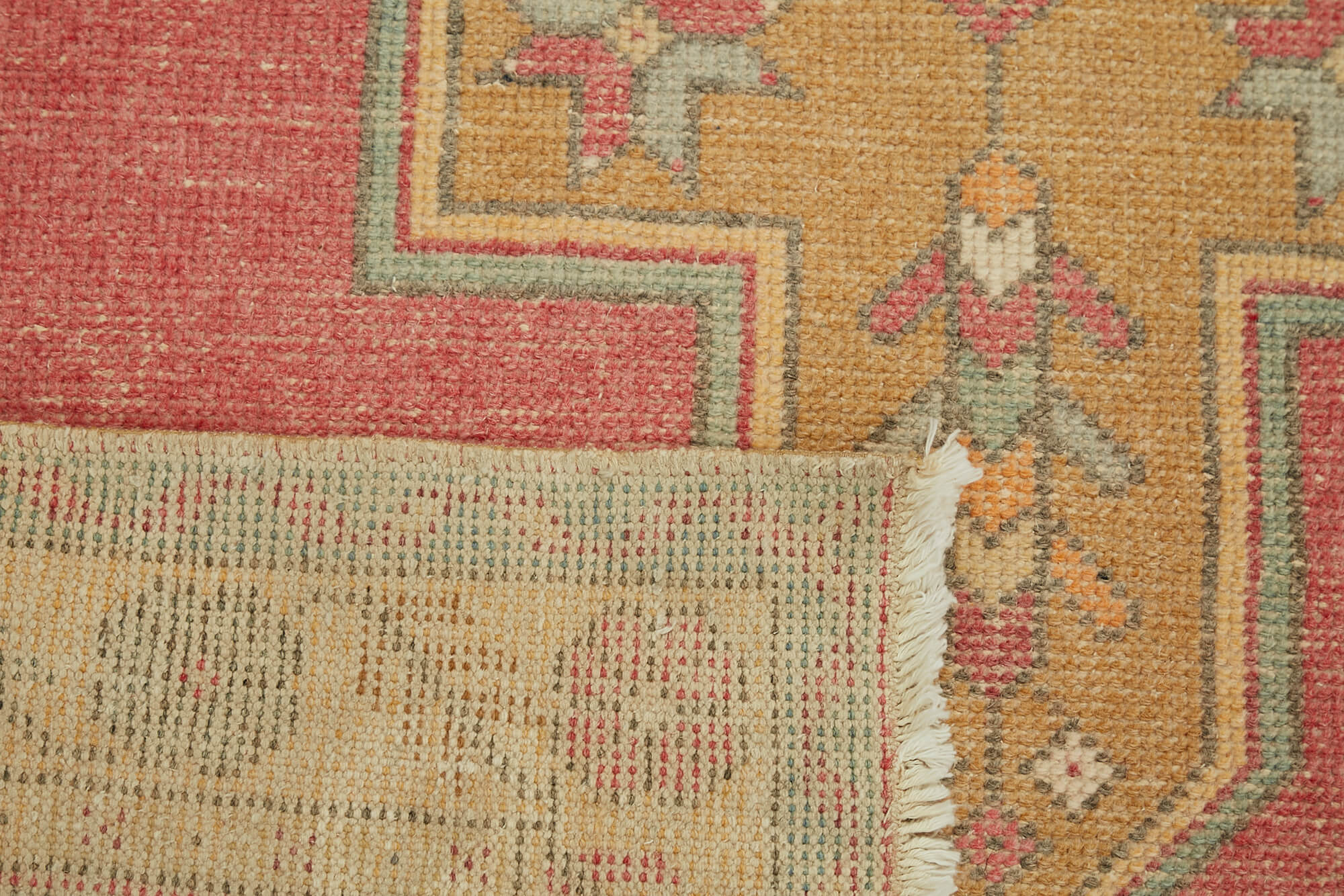 Beige Turkish Vintage — 1.07 x 1.69