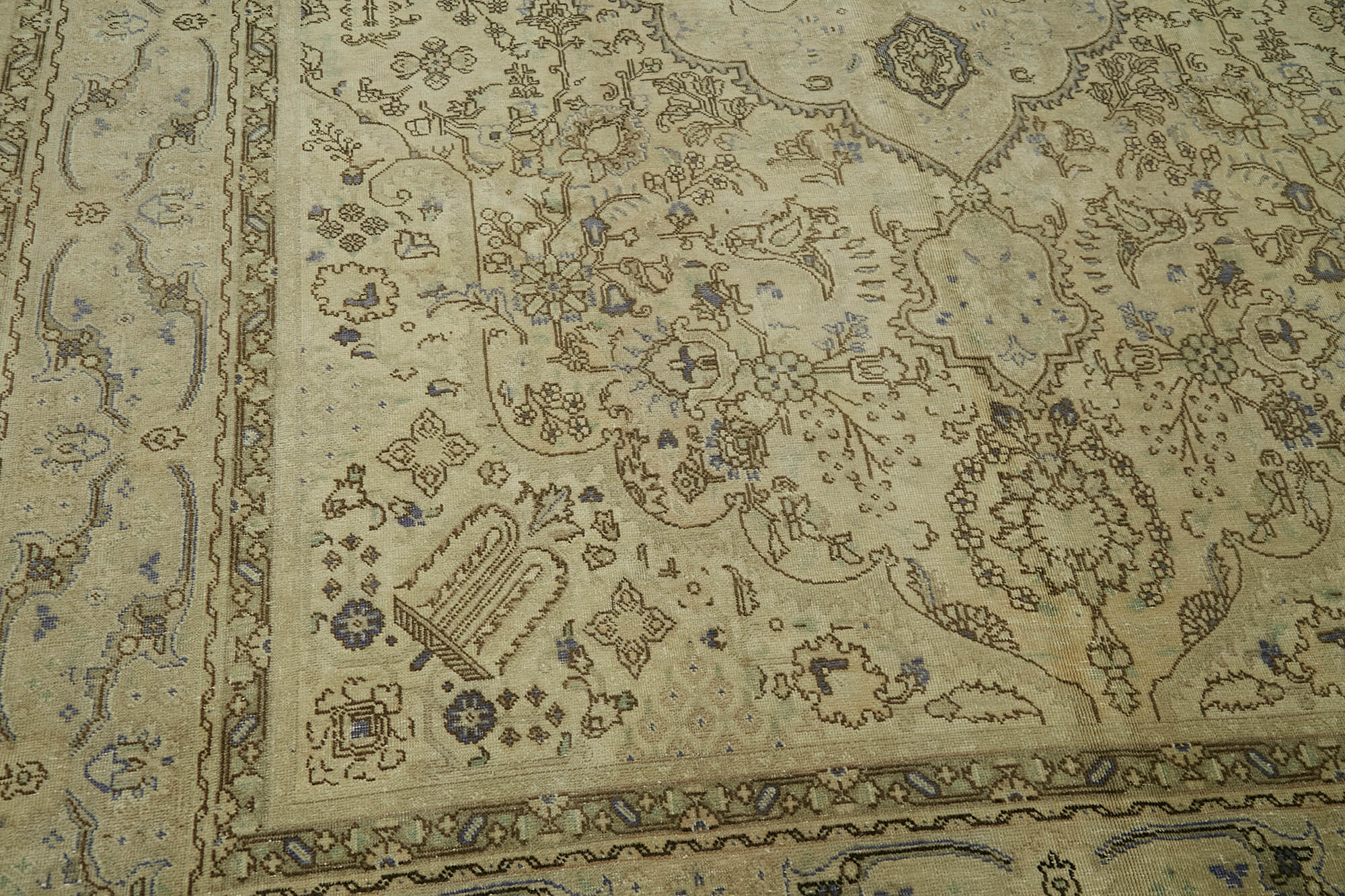 Beige Persian Handmade — 2.43 x 3.40