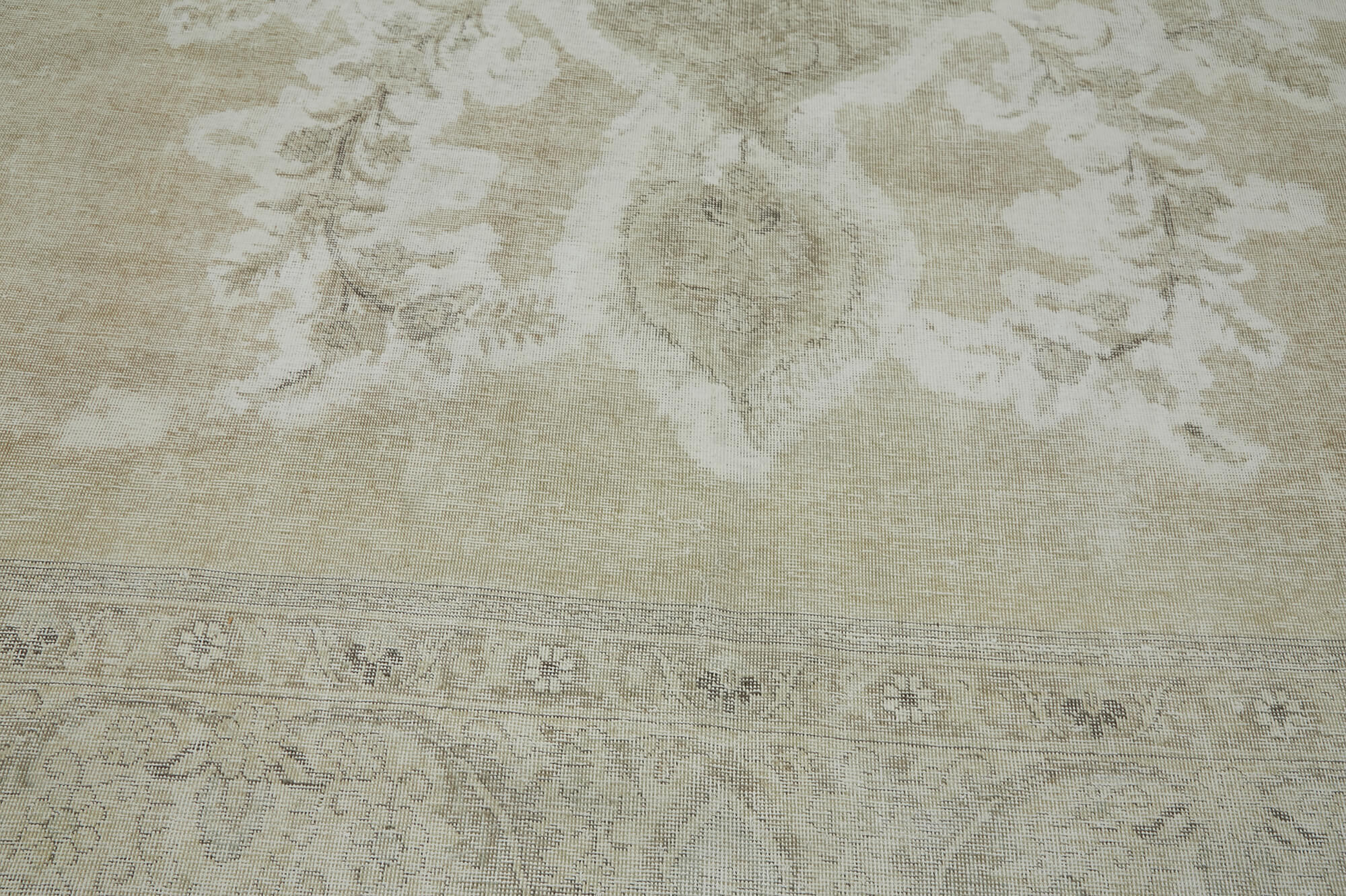 Beige Persian Handmade — 3.04 x 3.76