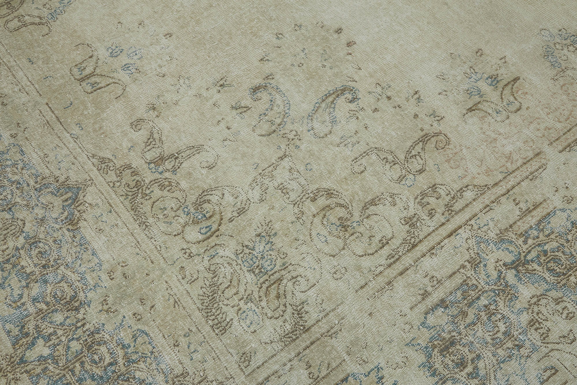 Persian Handmade — 2.82 x 3.85