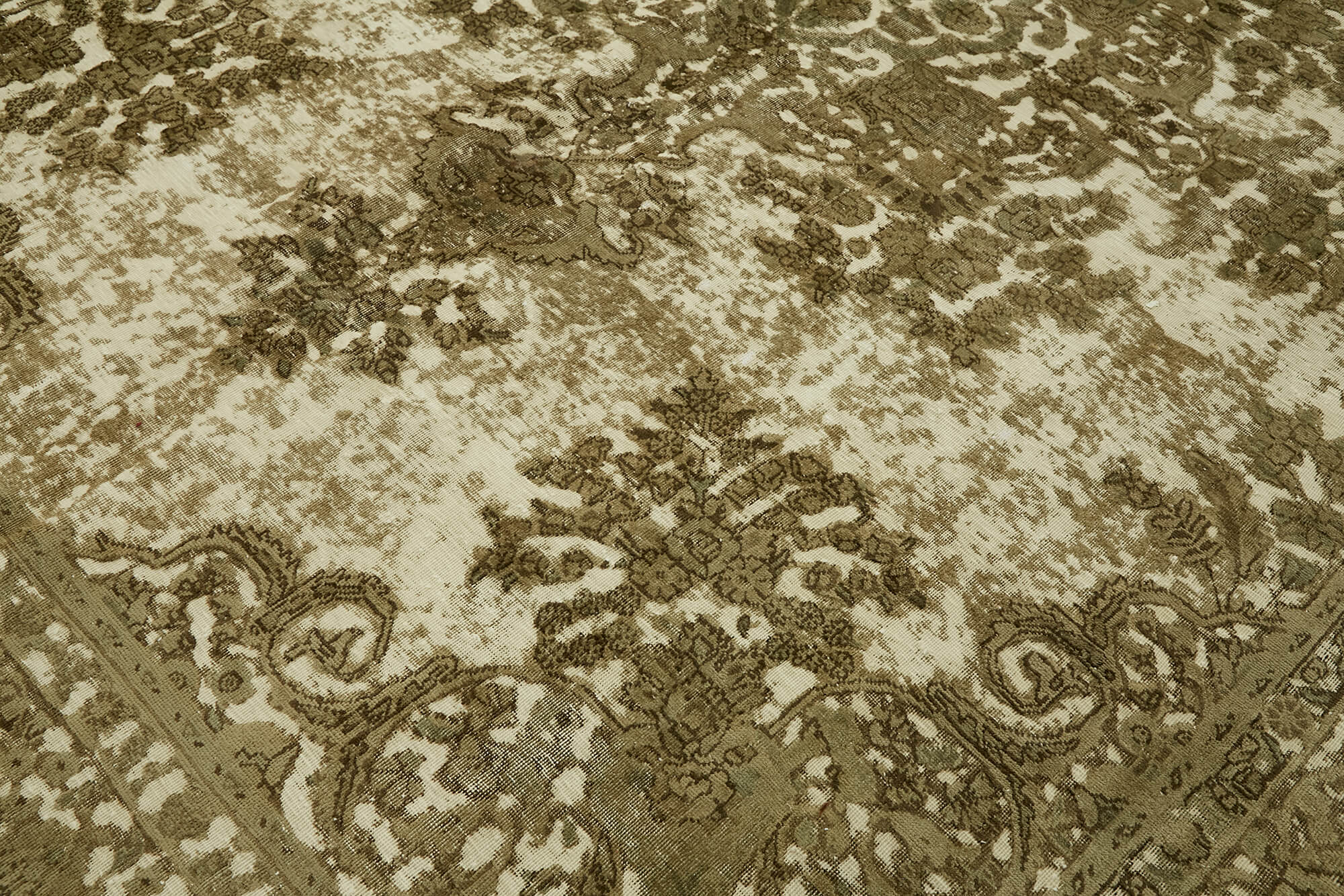 Parchment Persian — 2.90 x 3.64