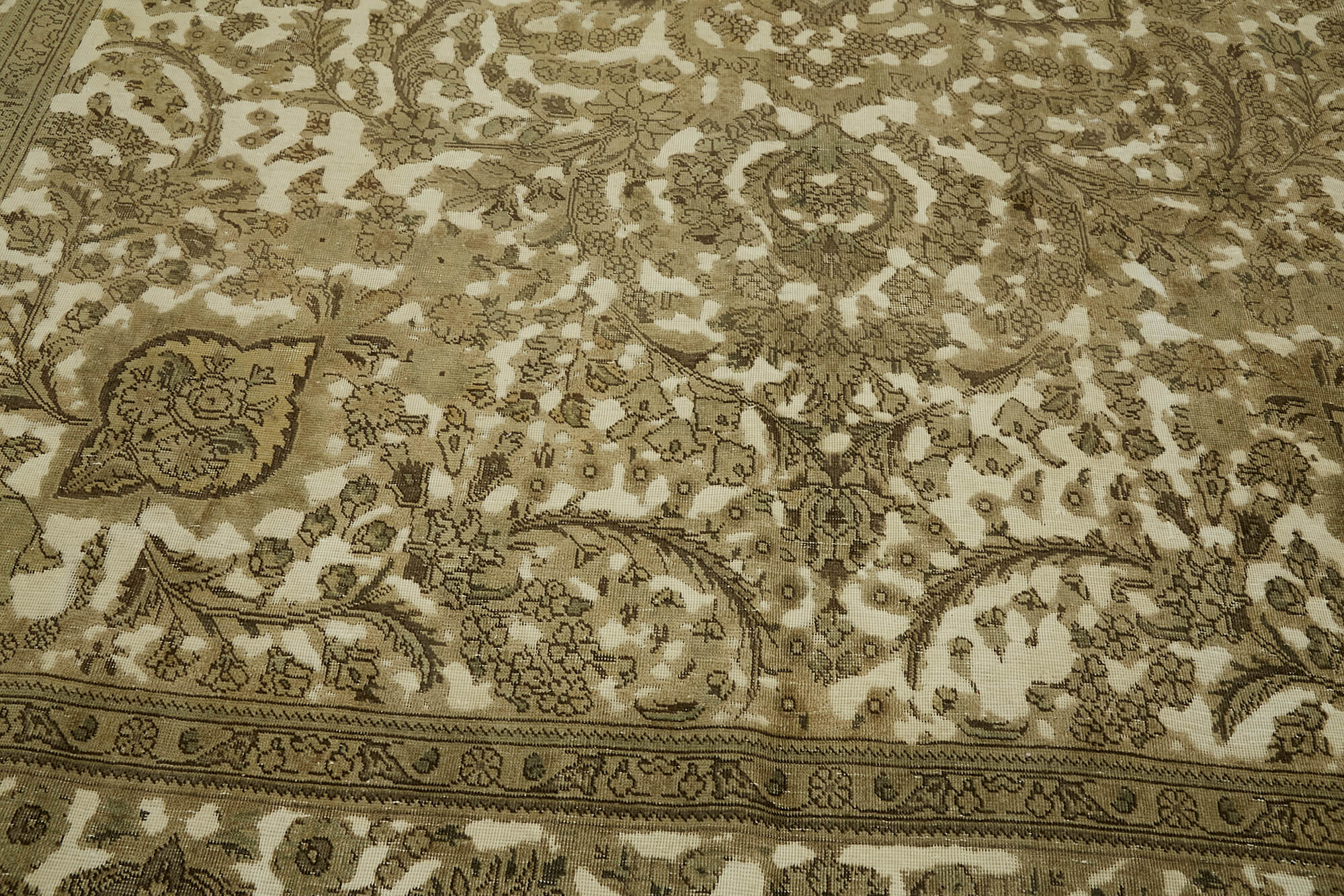 Persian Handmade — 2.80 x 3.90