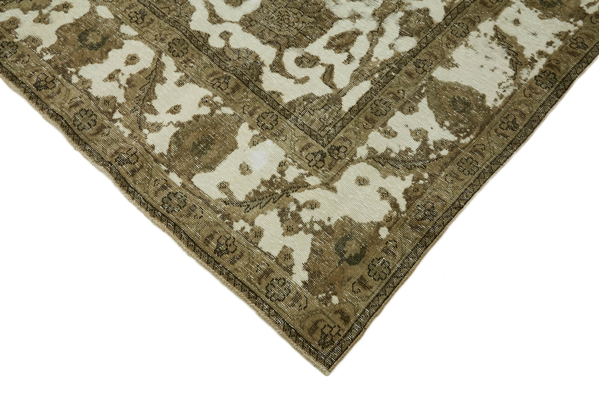 Ivory Persian — 2.86 x 3.90