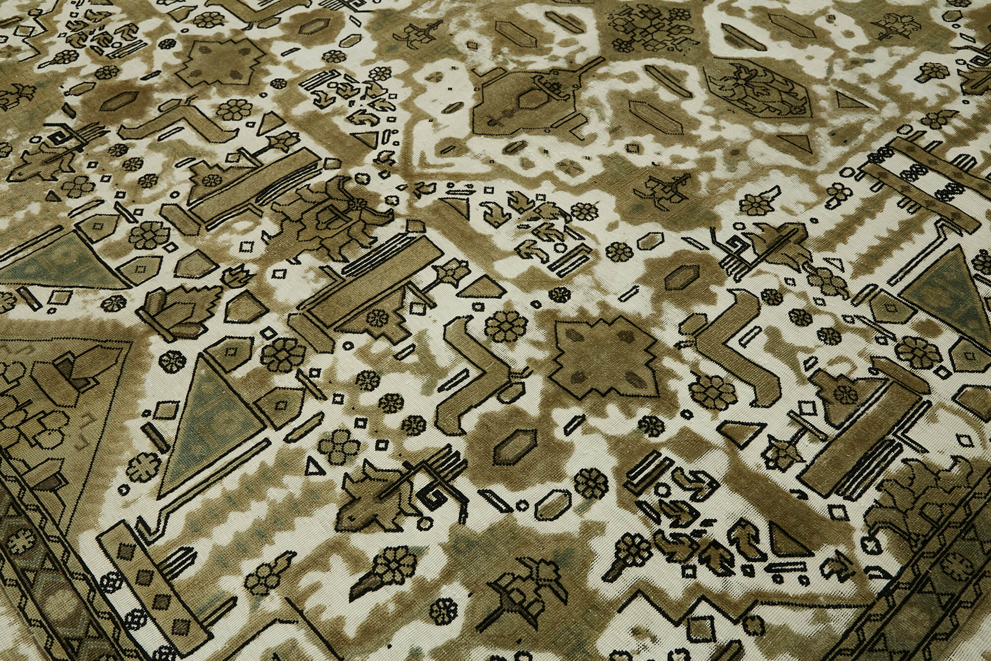Champagne Persian — 2.80 x 3.65