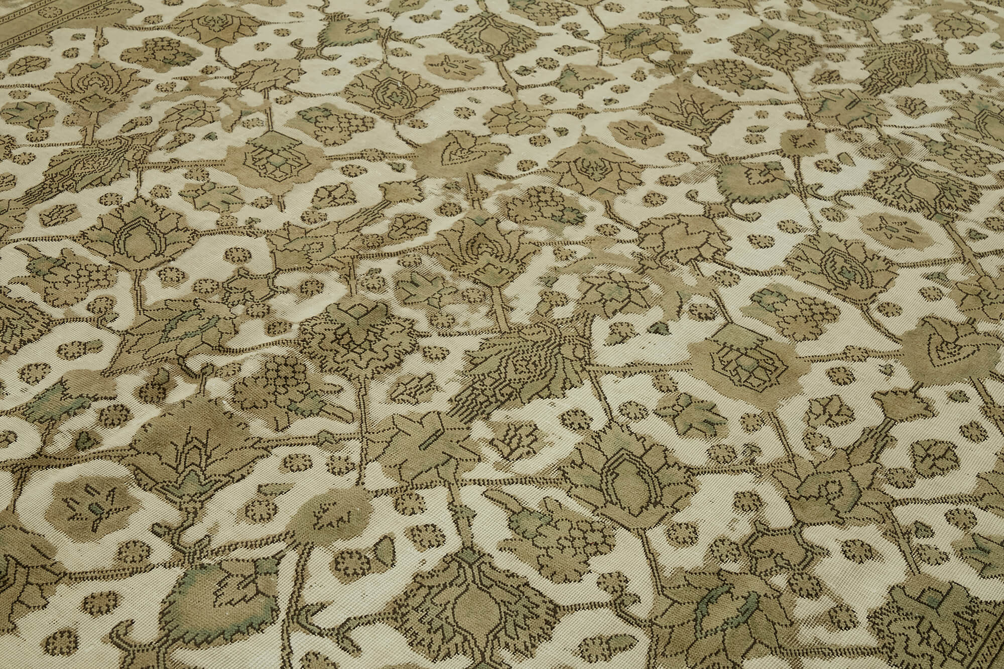 Pearl Persian — 2.80 x 3.76