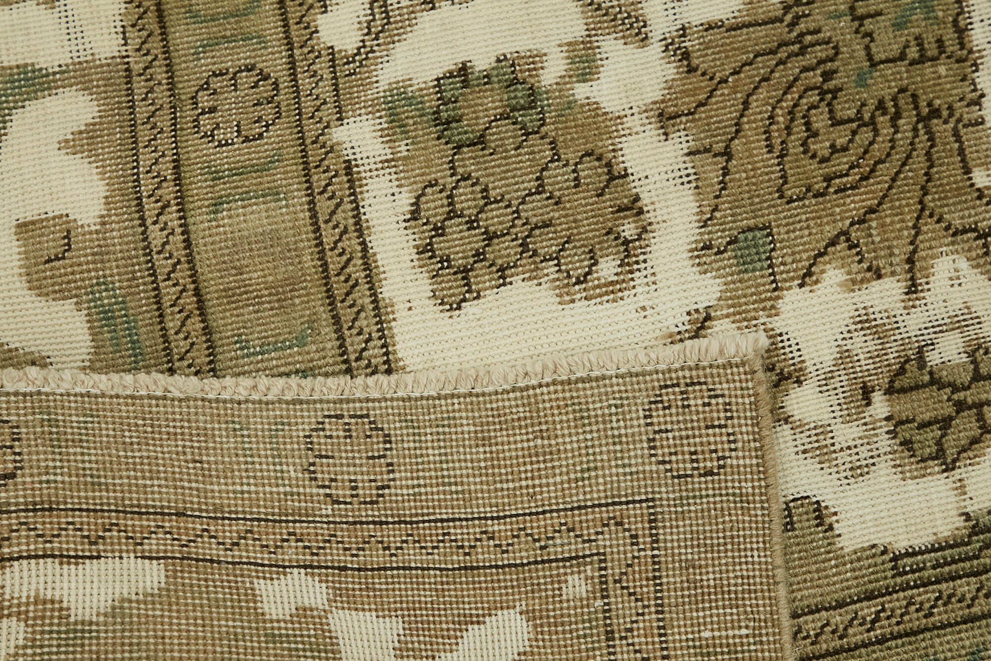 Pearl Persian — 2.80 x 3.76