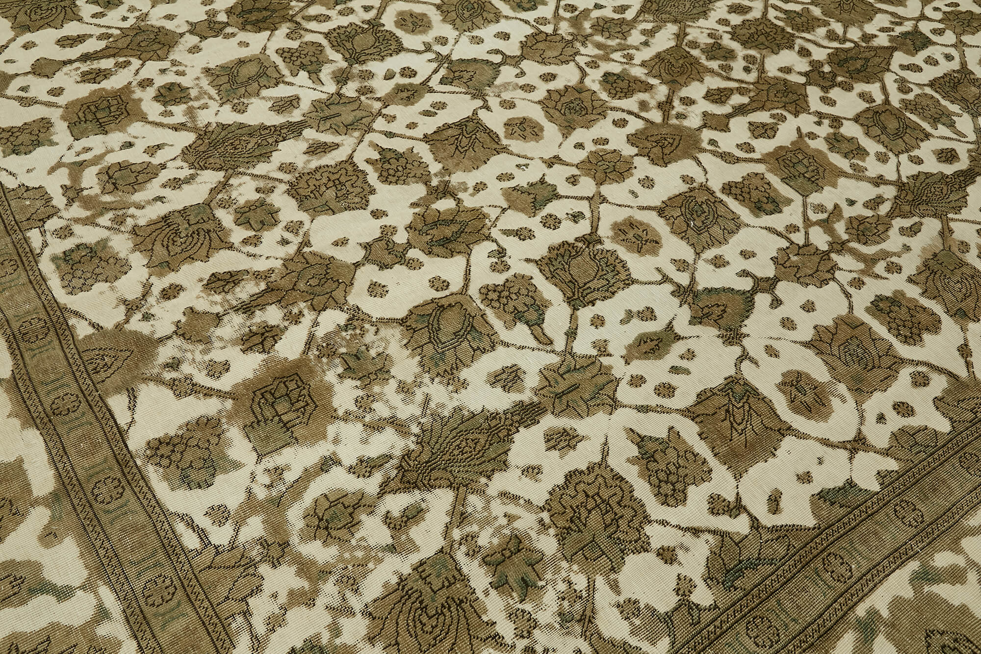 Pearl Persian — 2.80 x 3.76