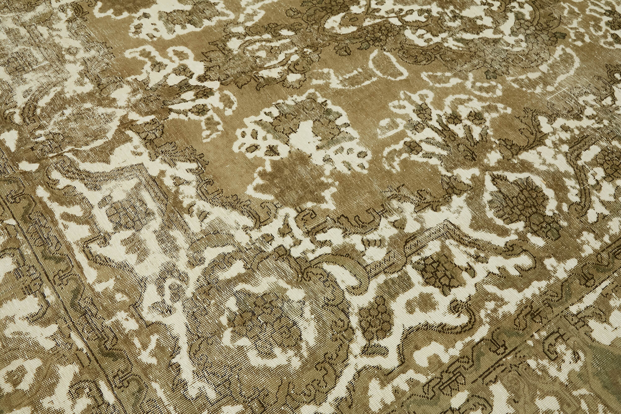 Ivory Persian — 2.85 x 3.55