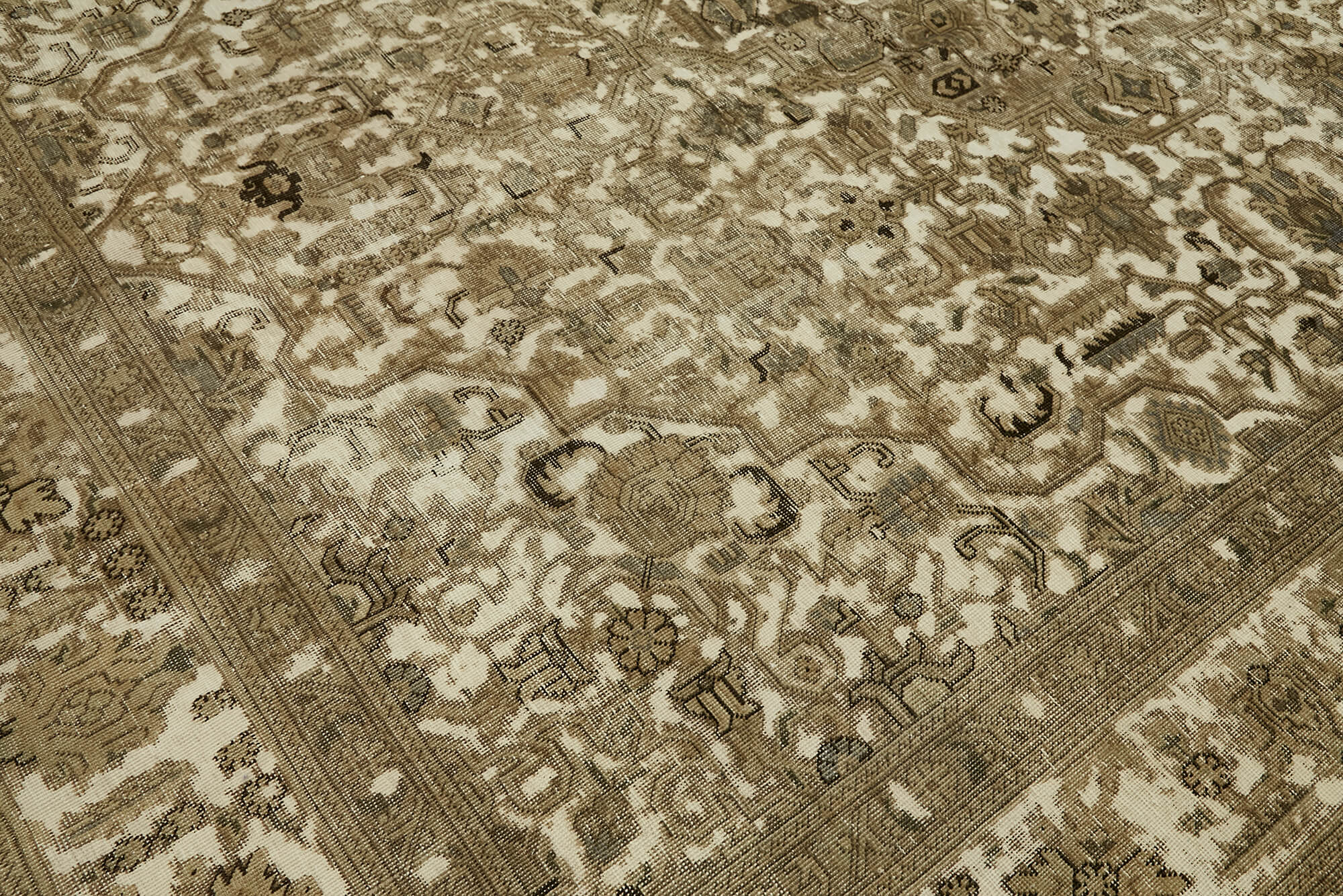 Persian Handmade — 2.86 x 3.86