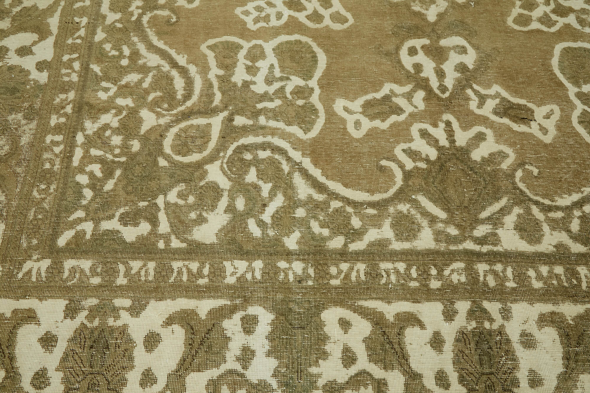 Linen Persian — 2.83 x 3.66