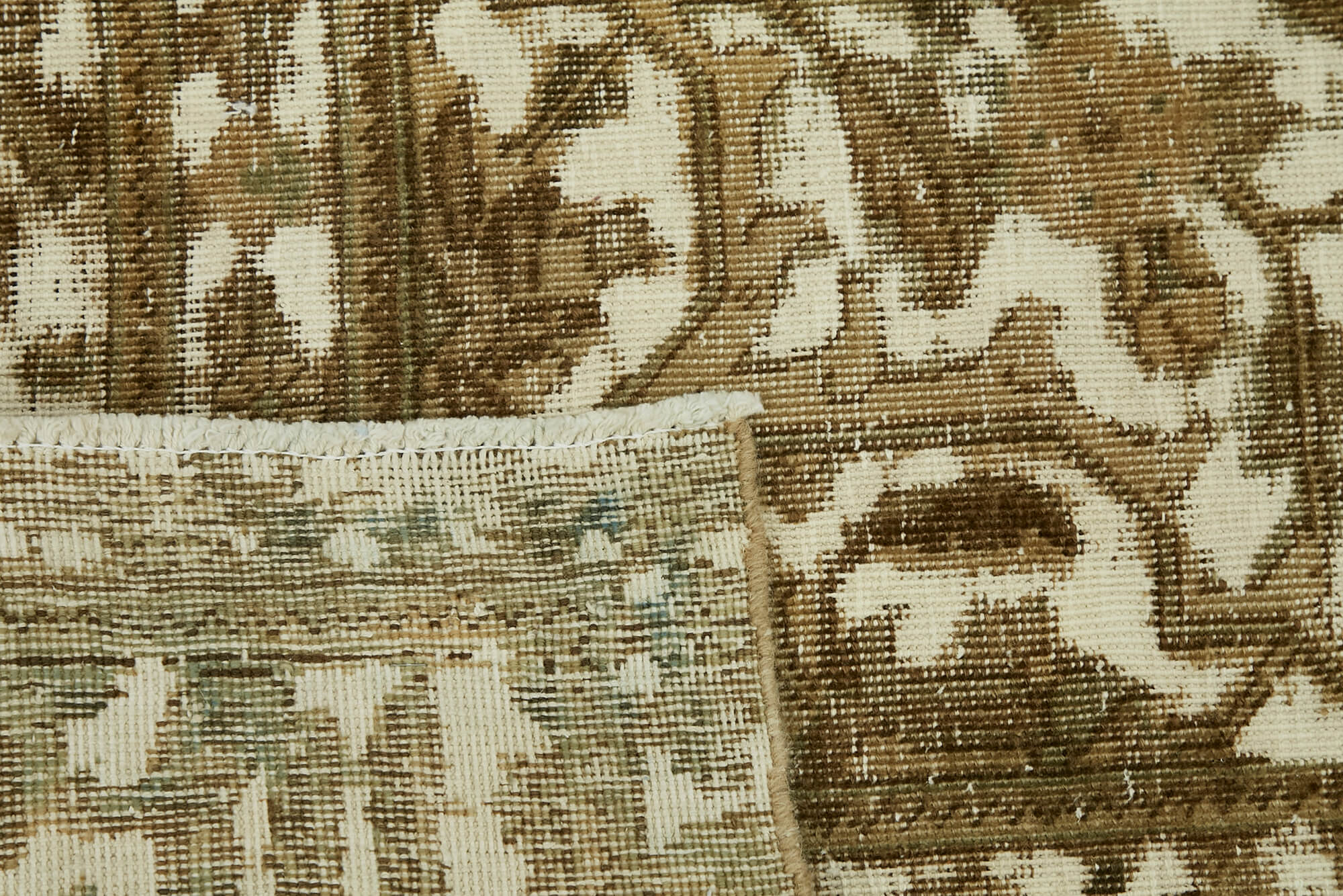 Ivory Persian — 2.50 x 3.30