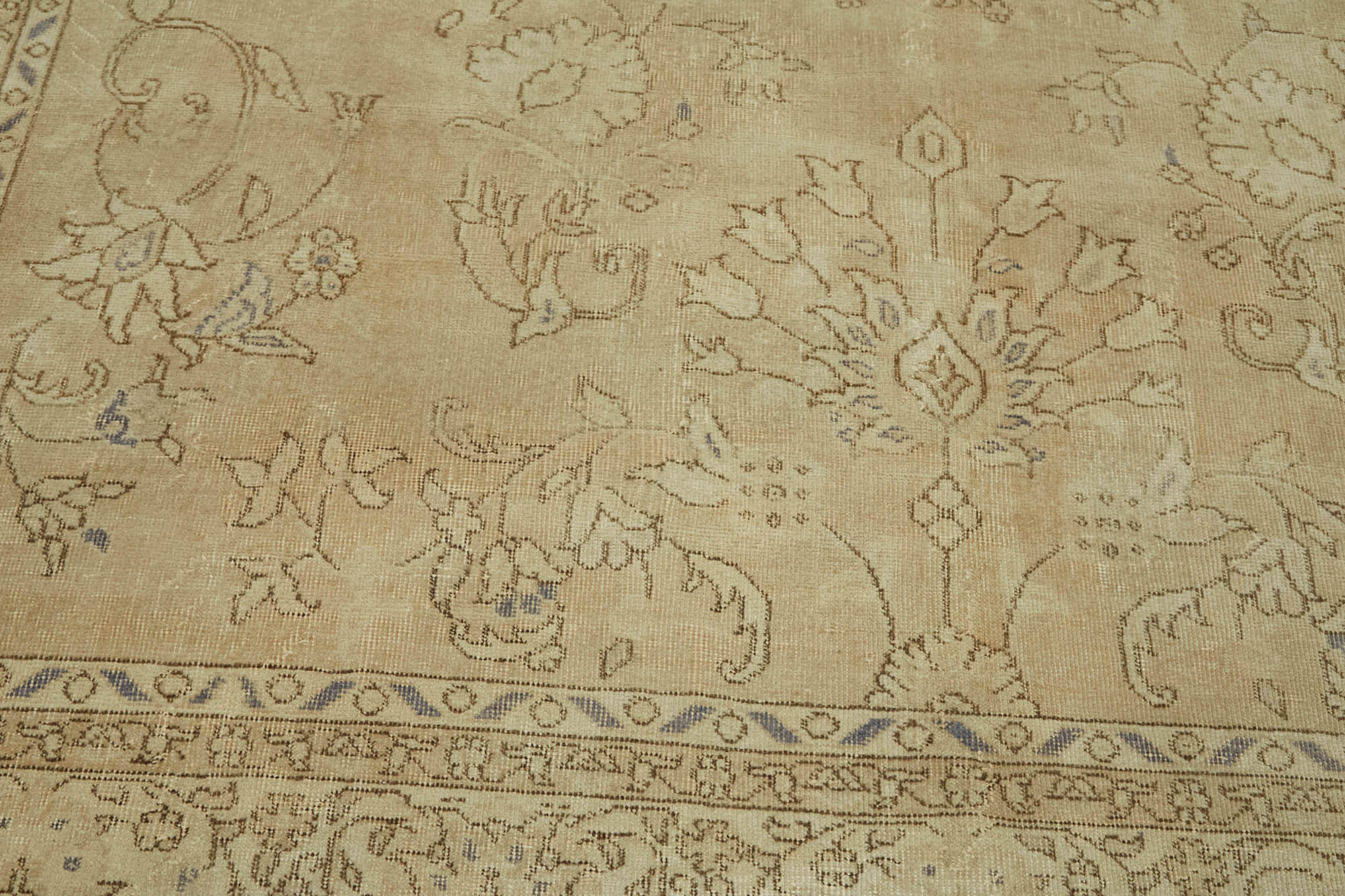 Persian Handmade — 2.50 x 3.76