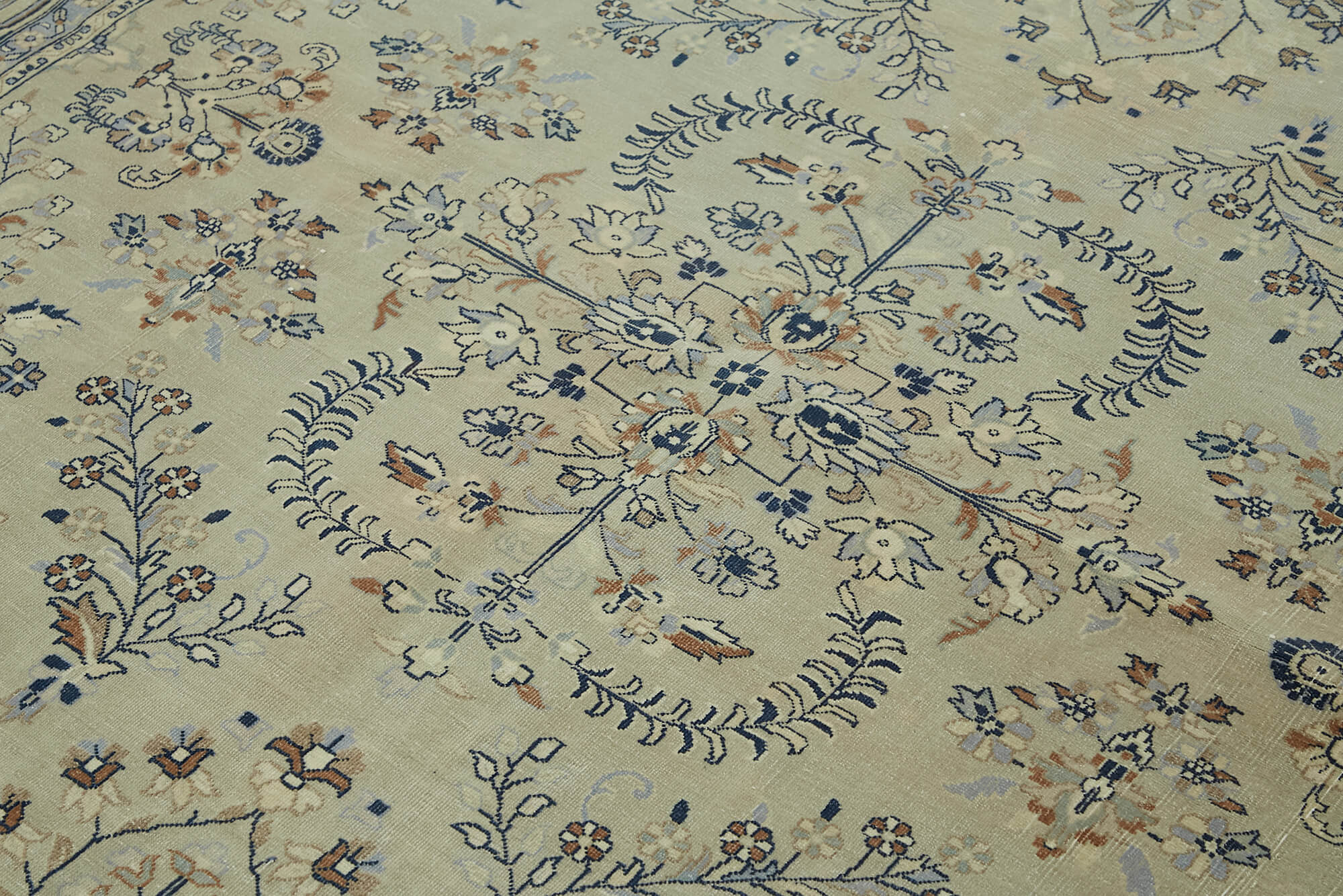 Beige Persian Handmade — 1.97 x 2.52
