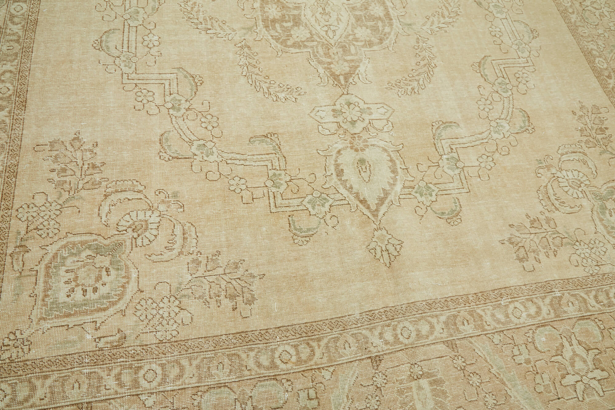 Beige Persian Handmade — 2.80 x 3.86