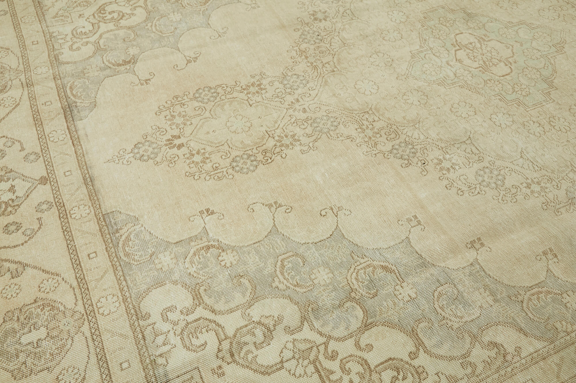 Persian Handmade — 2.88 x 3.93