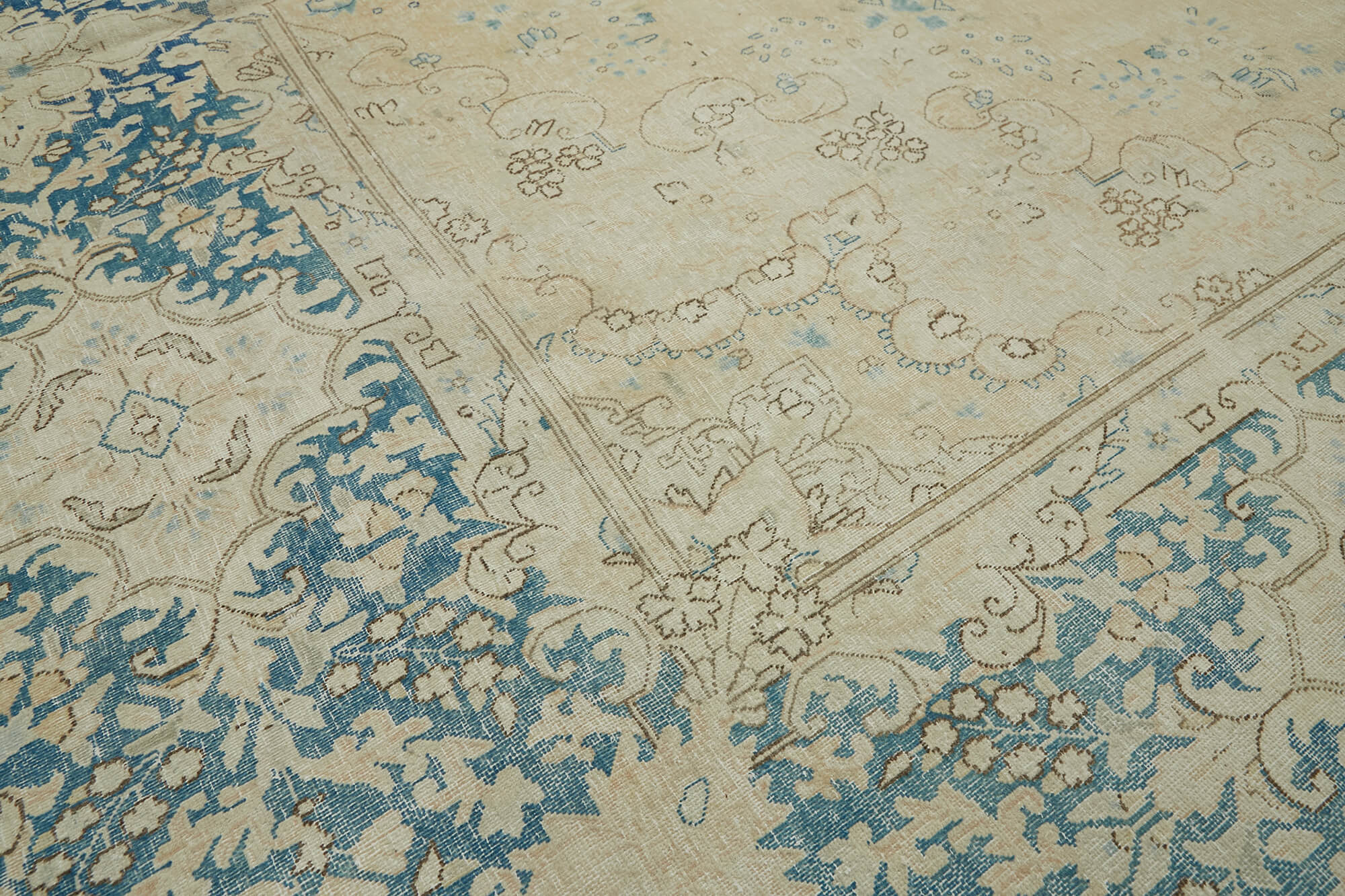 Dune Persian — 2.95 x 4.91