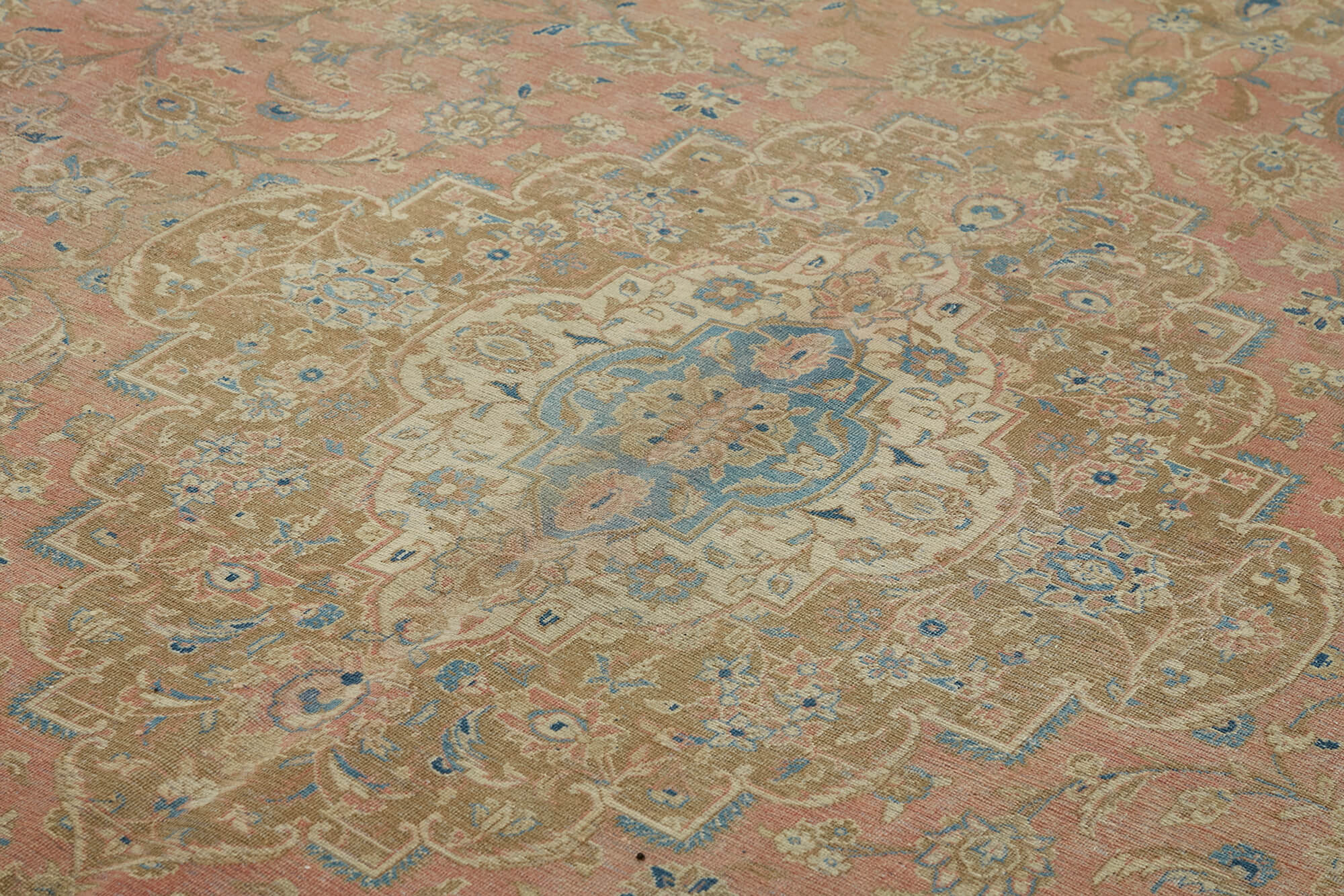 Bisque Persian — 3.04 x 4.91