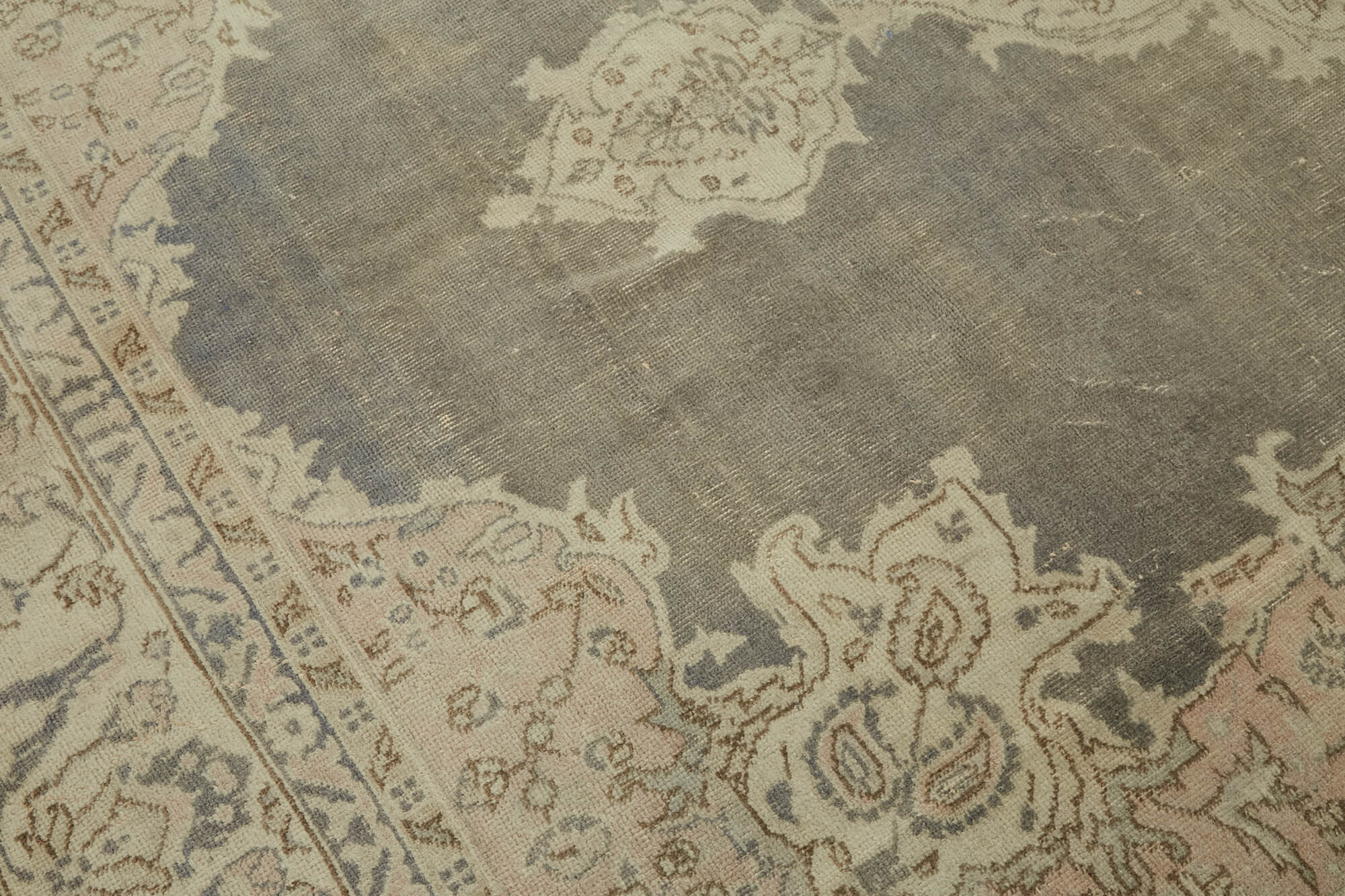 Wheat Persian — 2.58 x 4.03