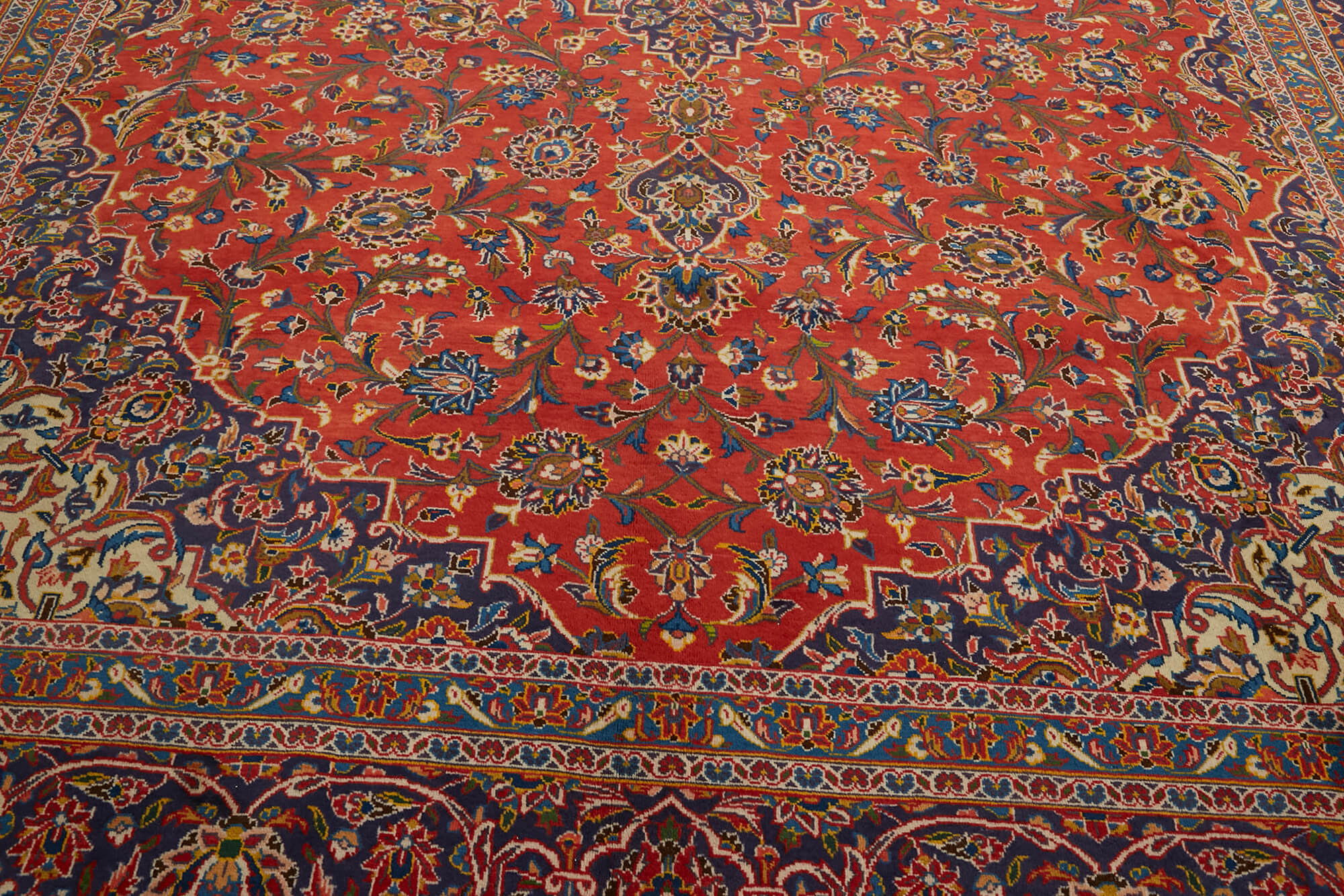Ivory Persian — 3.05 x 4.28