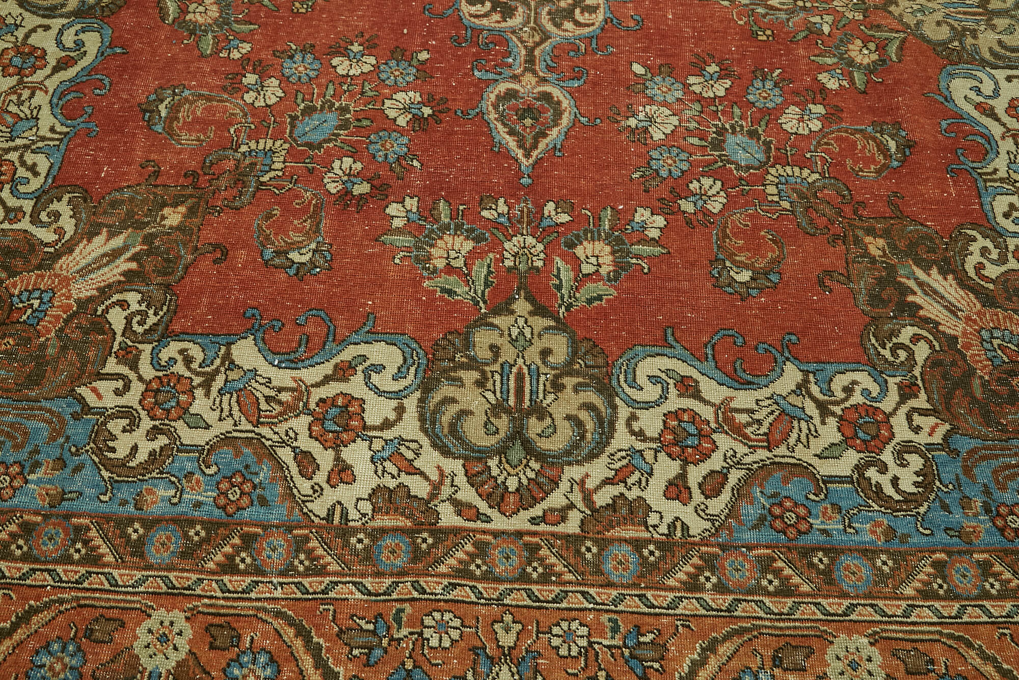 Champagne Persian — 2.54 x 3.82