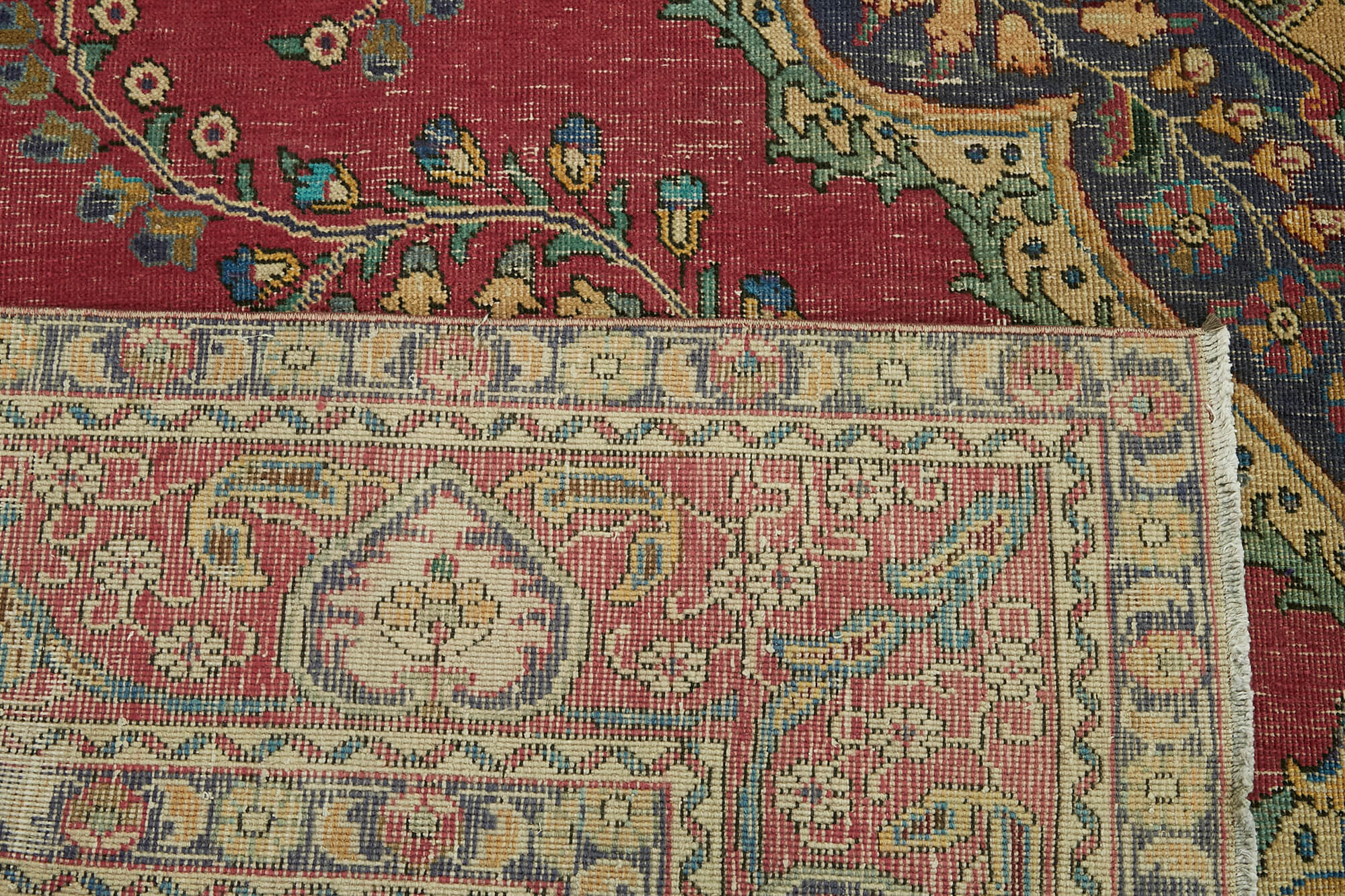 Pearl Persian — 2.87 x 3.82