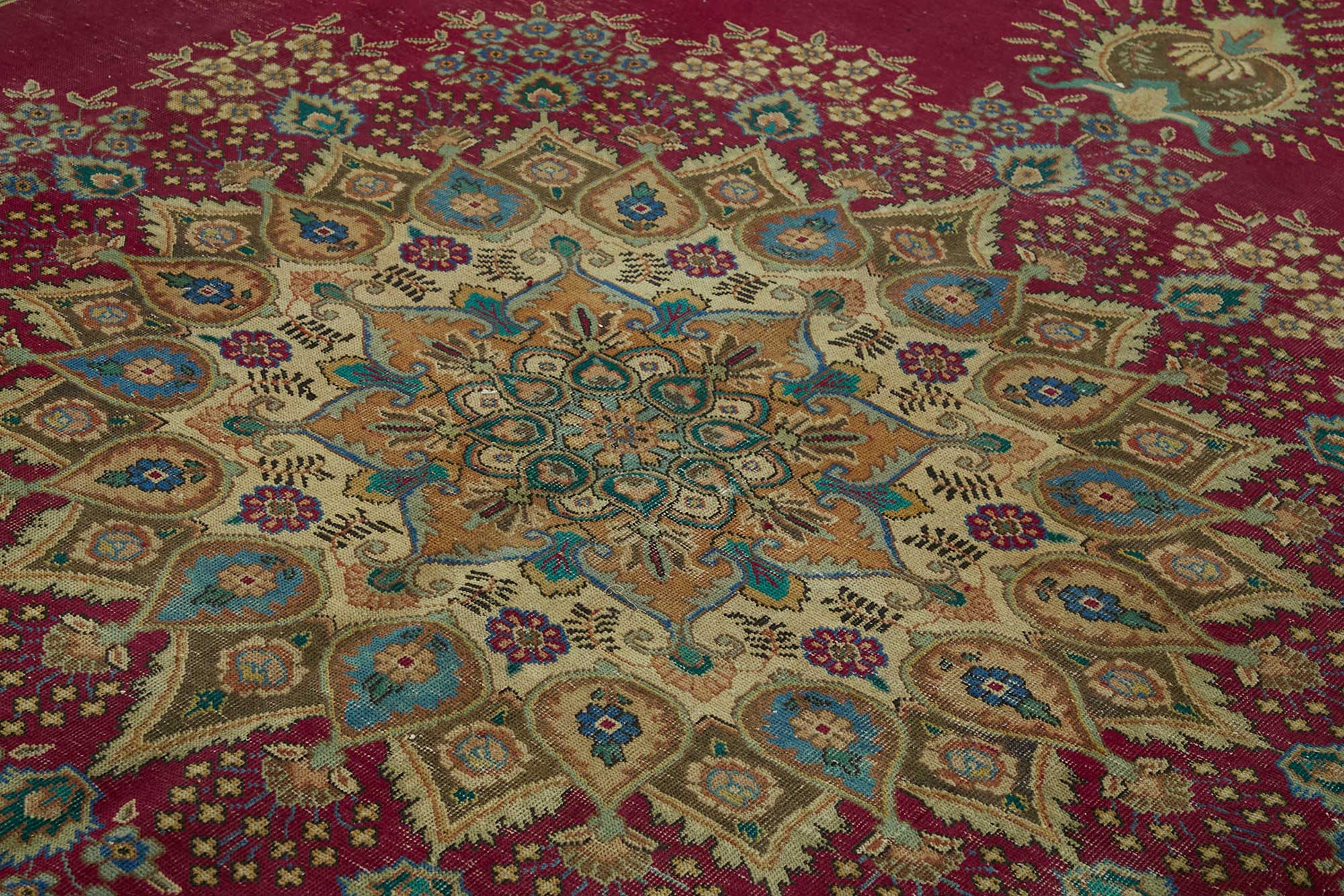 Wheat Persian — 3.01 x 3.88