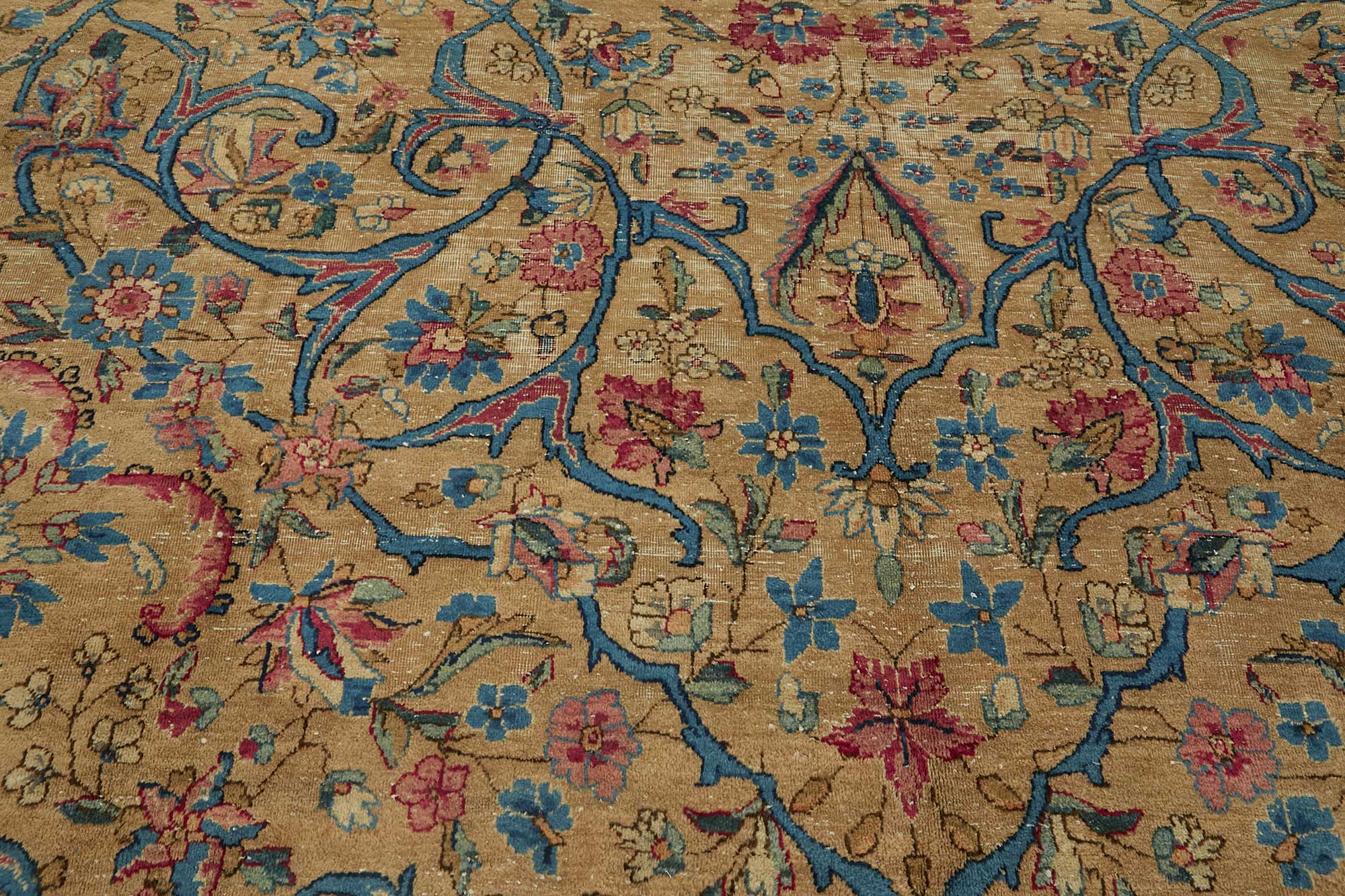 Pearl Persian — 2.91 x 3.57