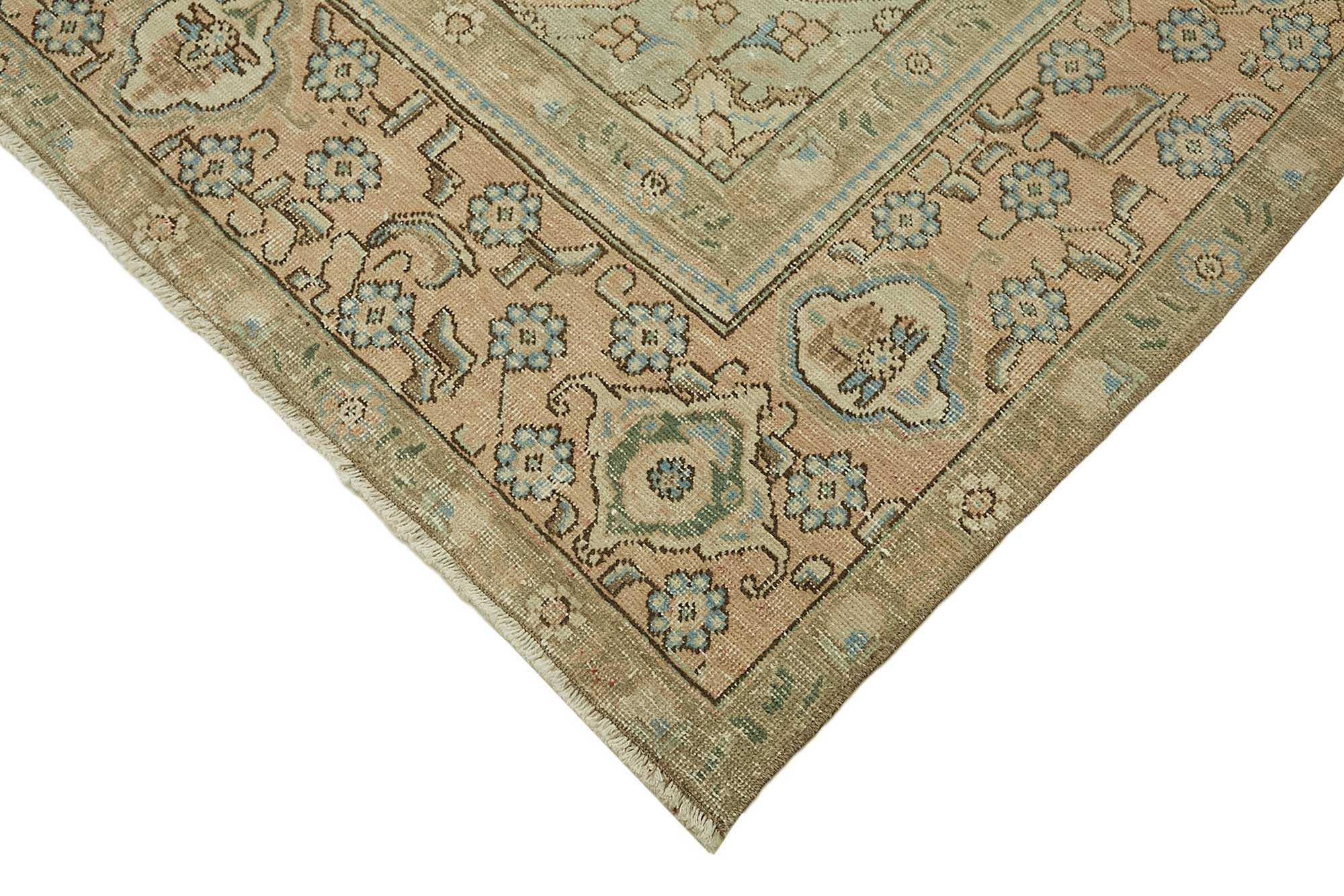 Bisque Persian — 2.88 x 3.85