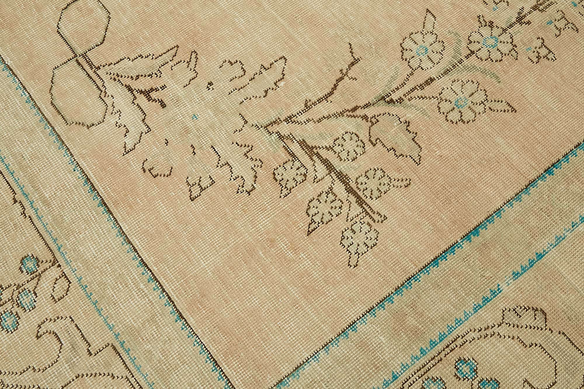 Wheat Persian — 2.90 x 3.74
