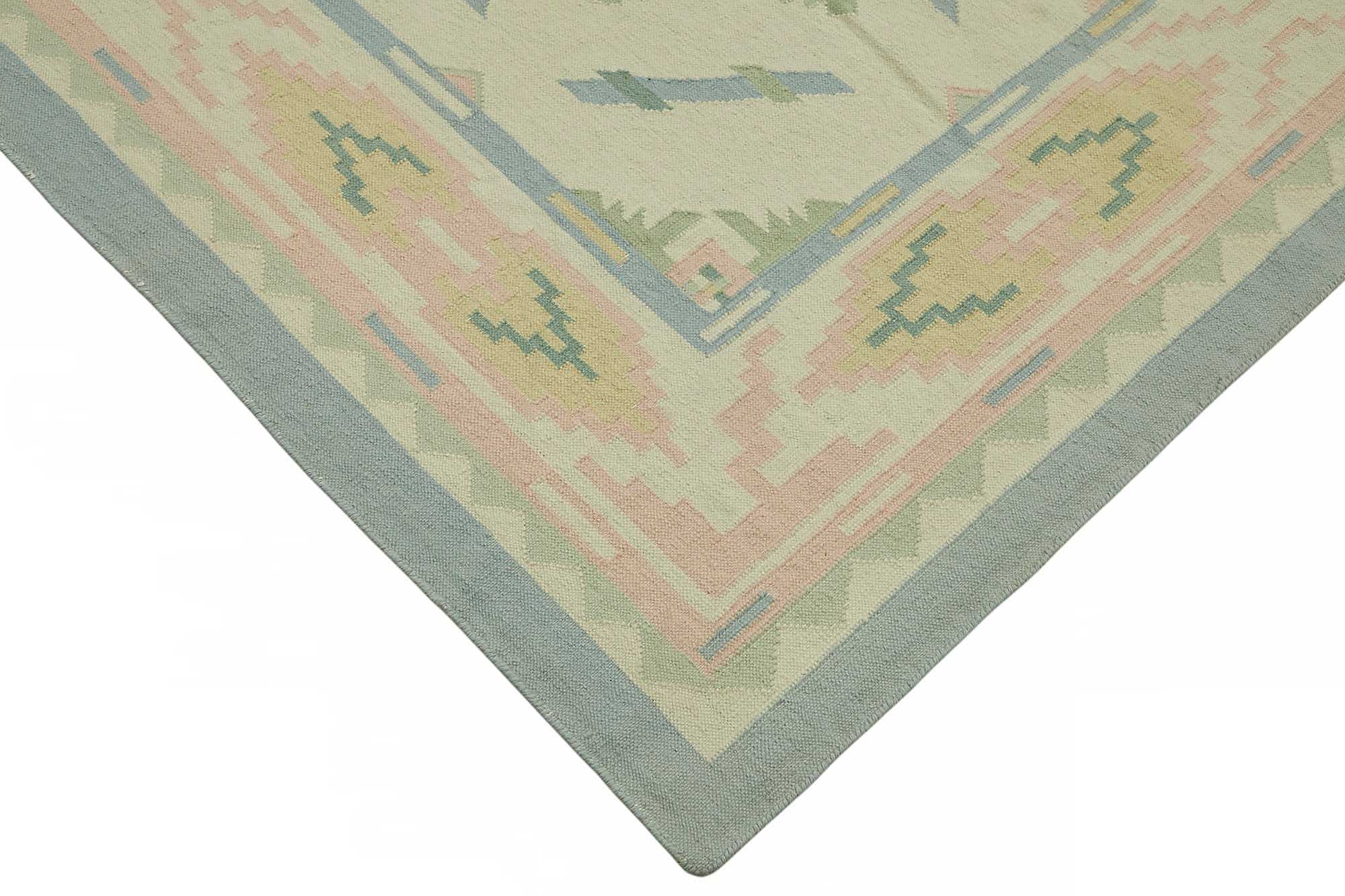 Multicolor Scandinavian — 2.76 x 3.54
