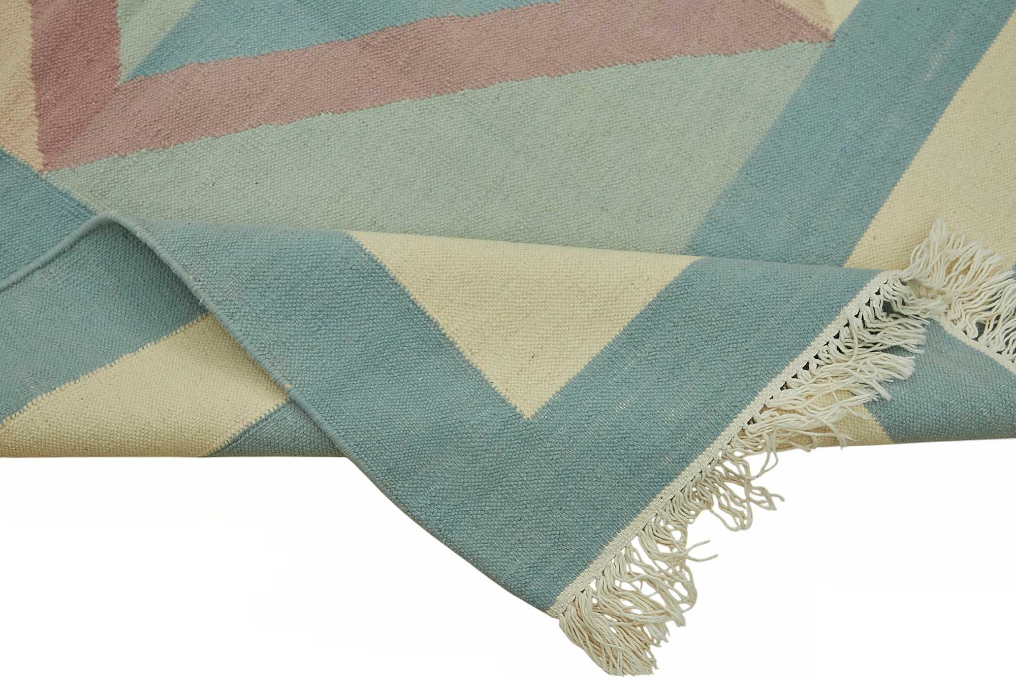 Multicolor Scandinavian — 2.65 x 3.50