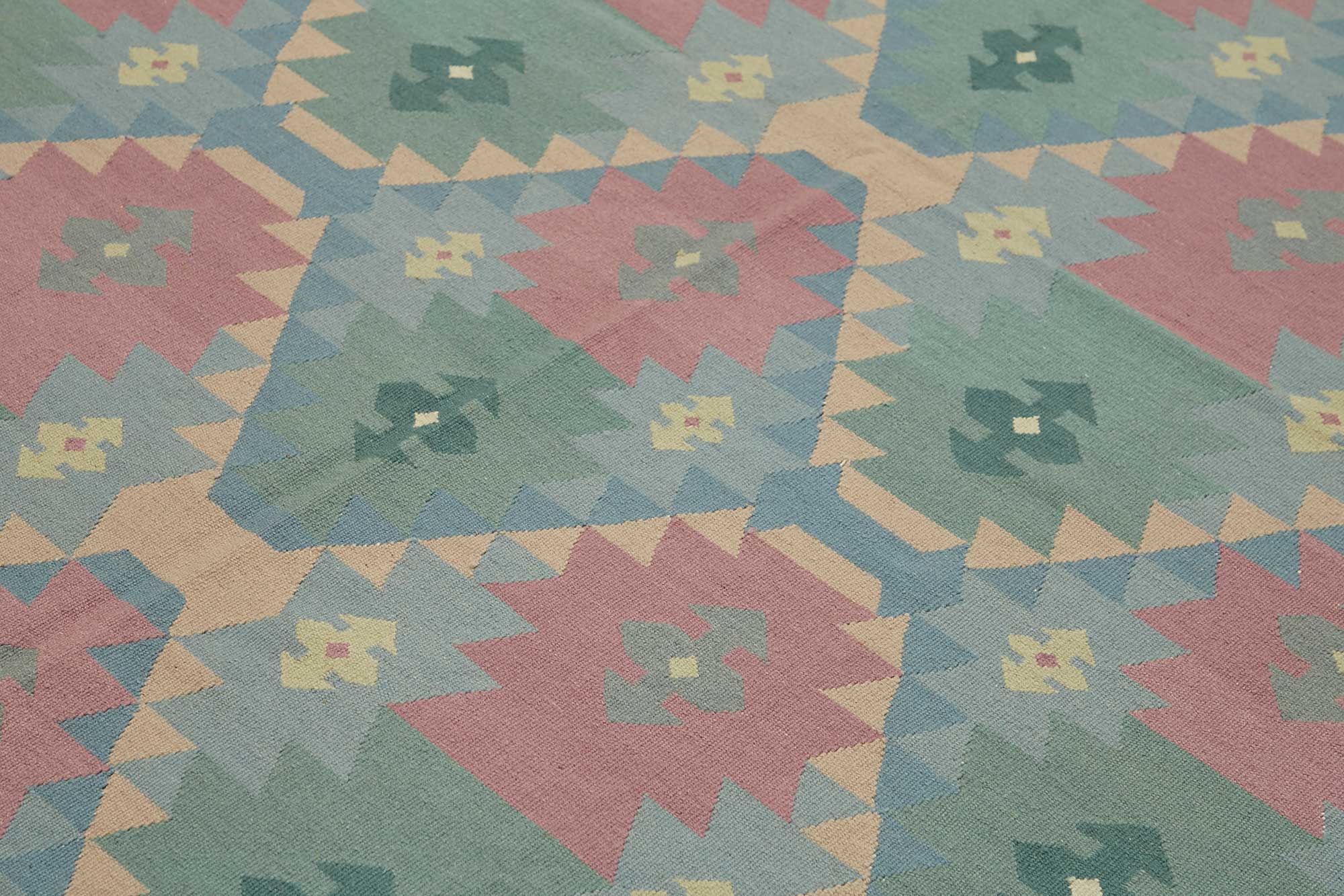 Multicolor Scandinavian — 2.60 x 3.45