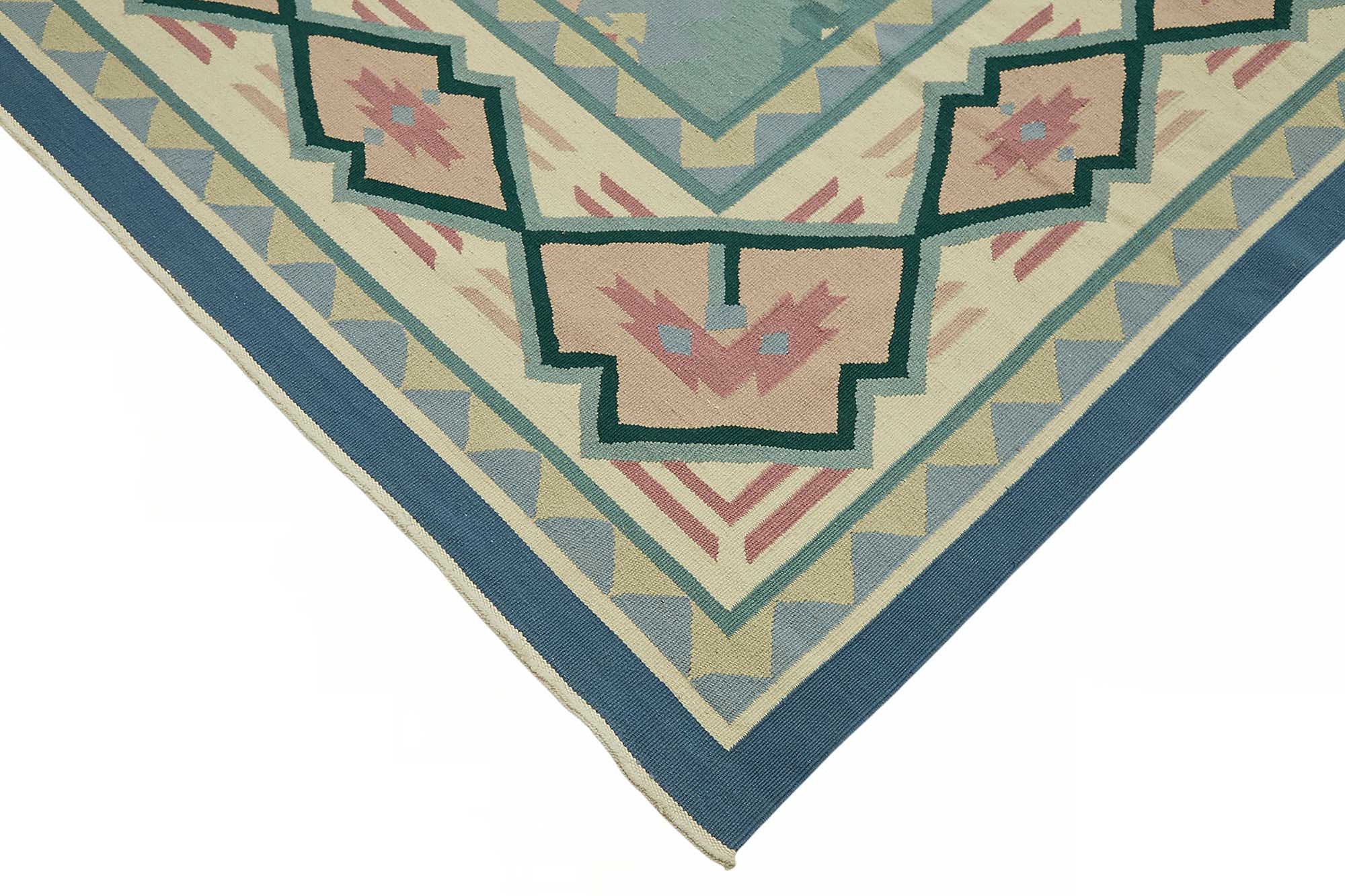 Multicolor Scandinavian — 2.63 x 3.44