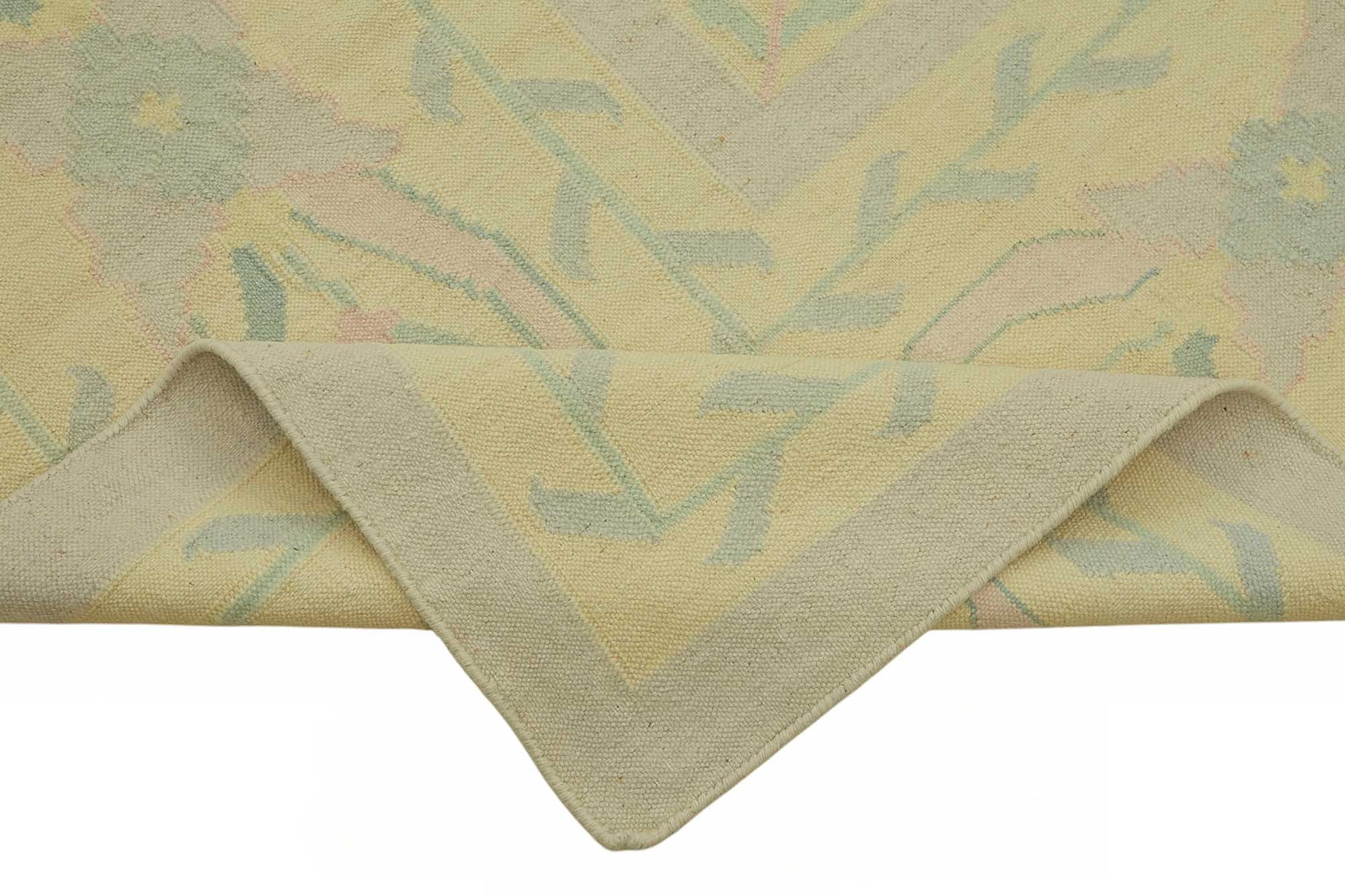 Multicolor Scandinavian — 2.60 x 3.58
