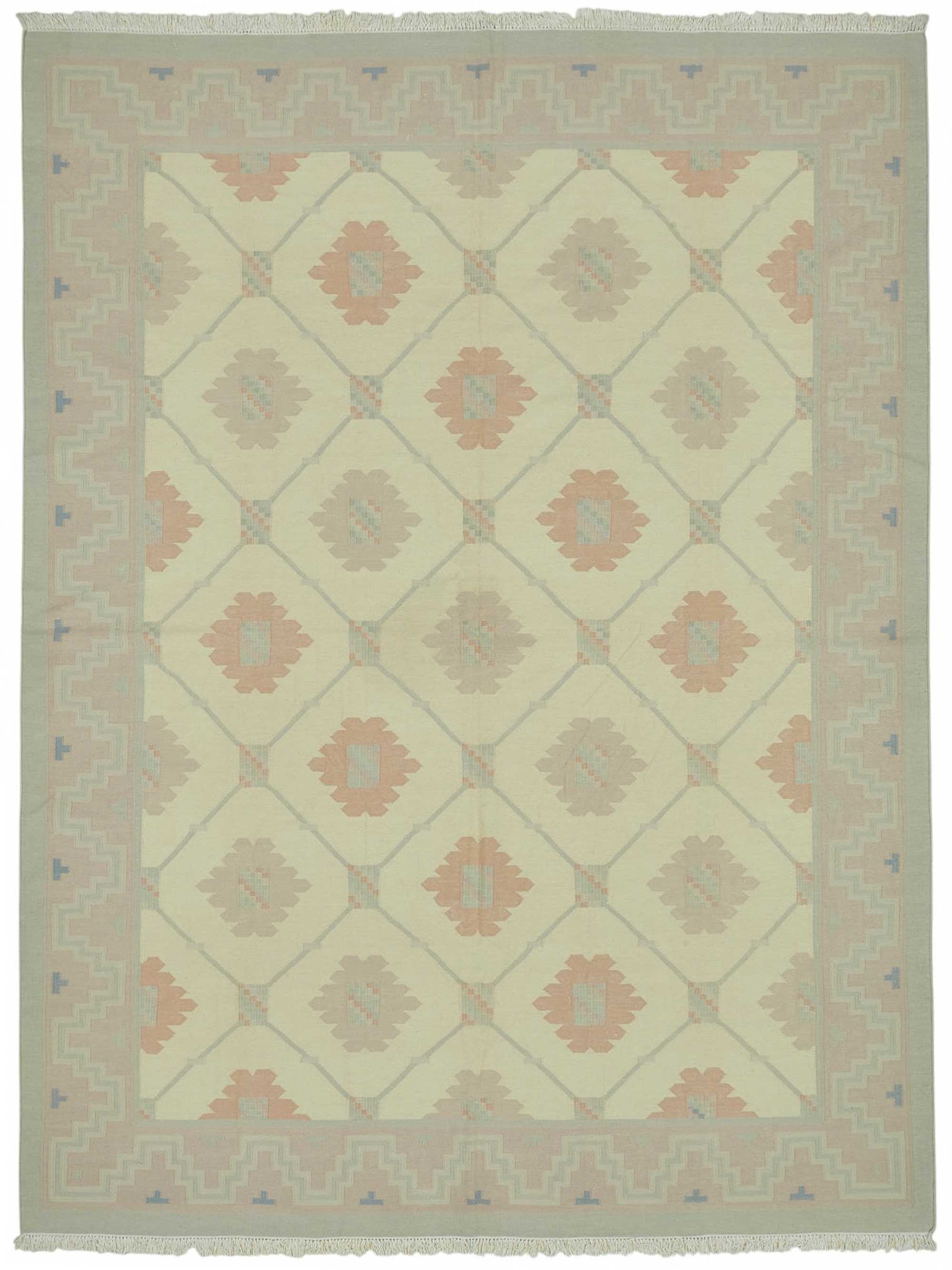 Beige Scandinavian — 2.71 x 3.61