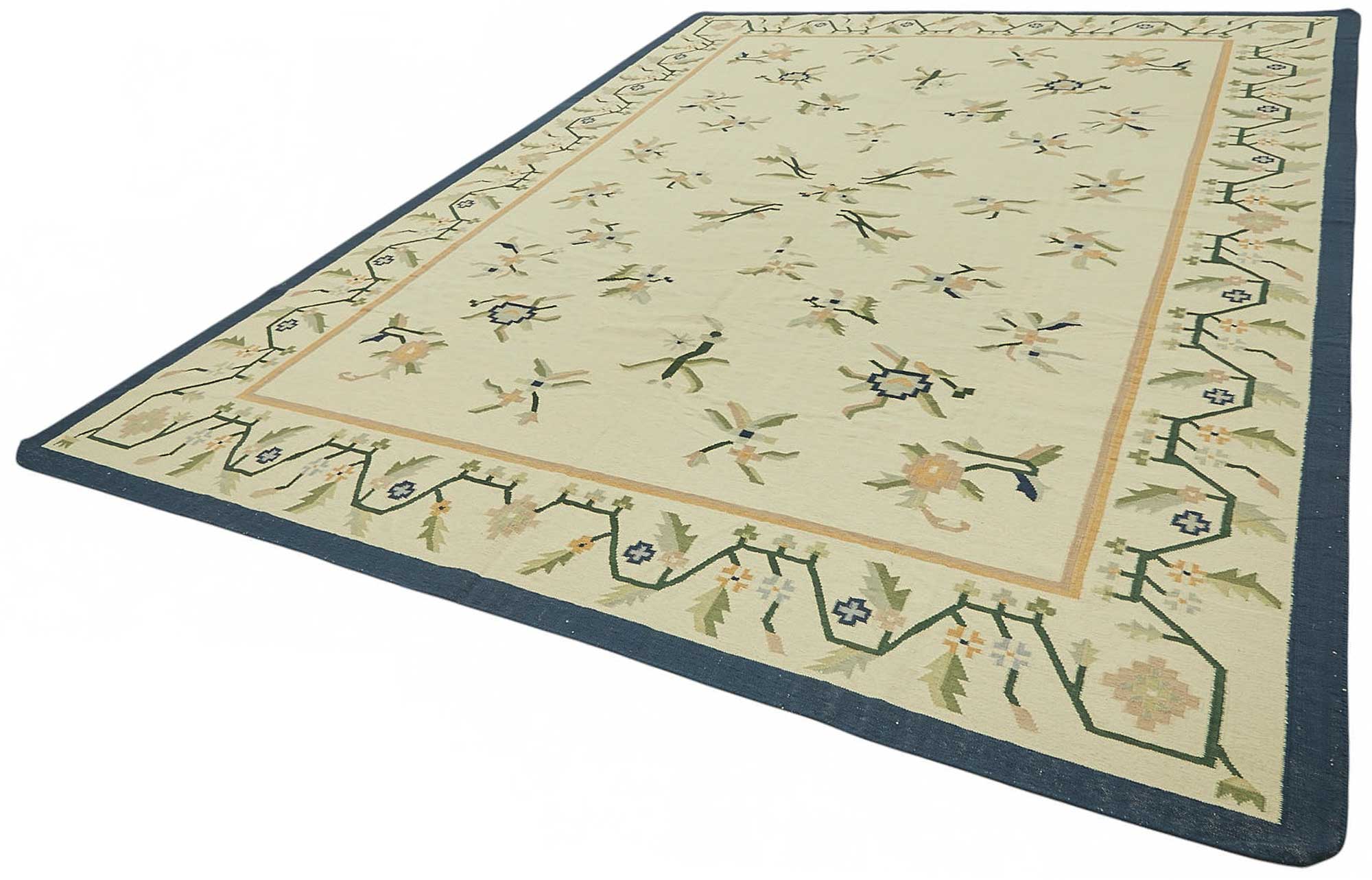Beige Scandinavian — 3.02 x 4.12