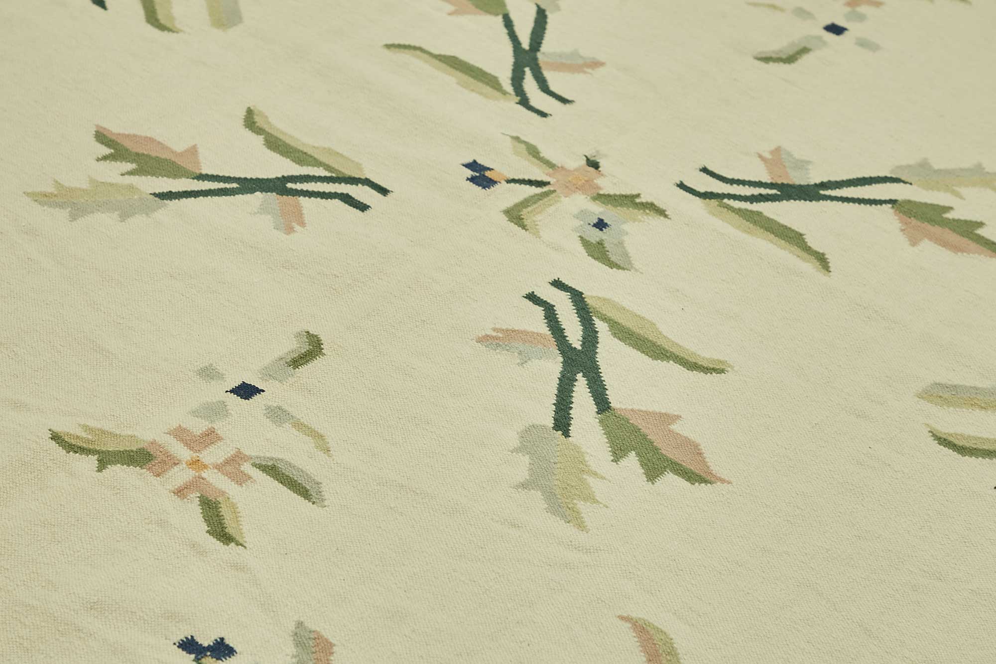 Beige Scandinavian — 3.02 x 4.12